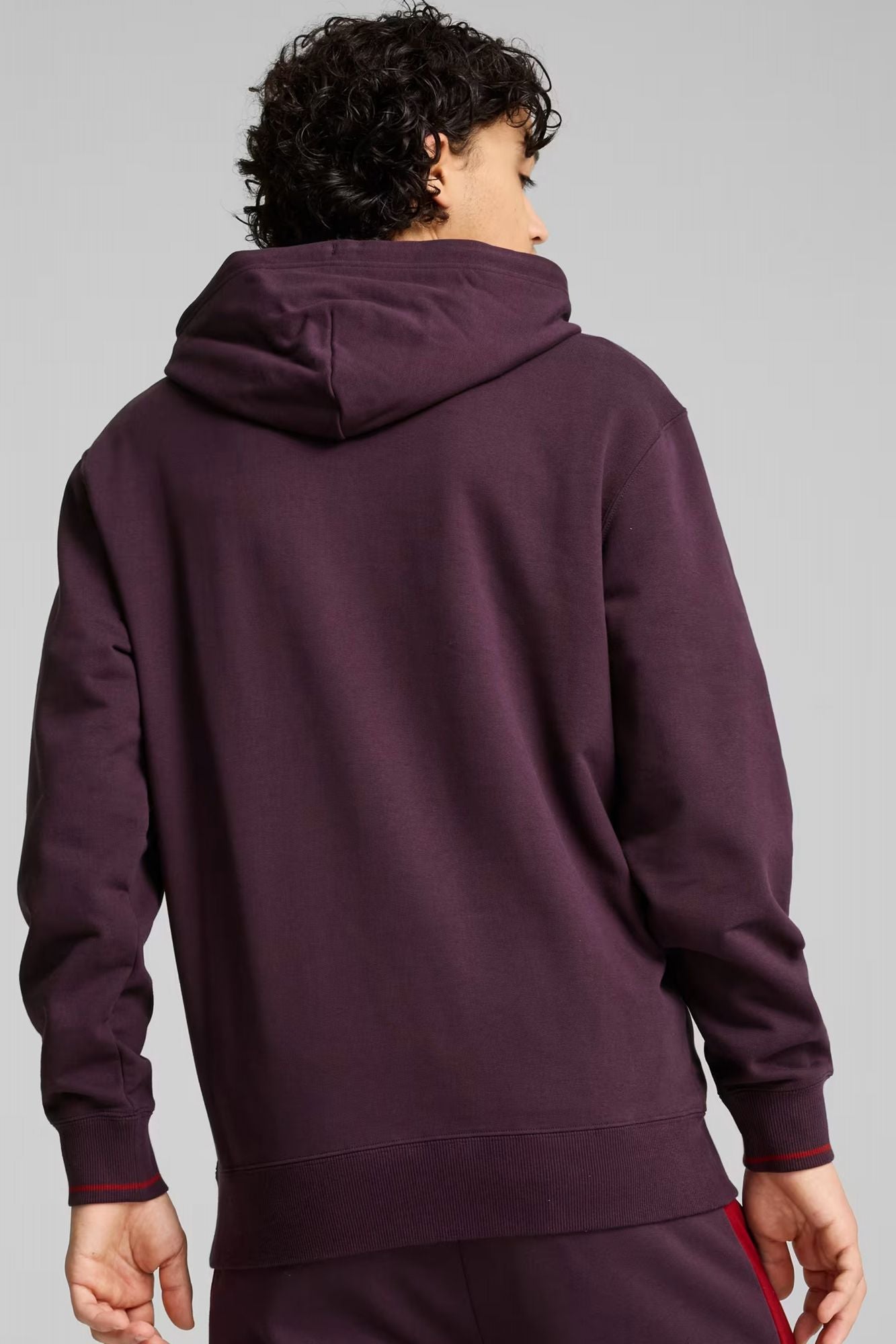 PUMA CLASSICS PLAY PARIS HOODIE en color VIOLETA (3)