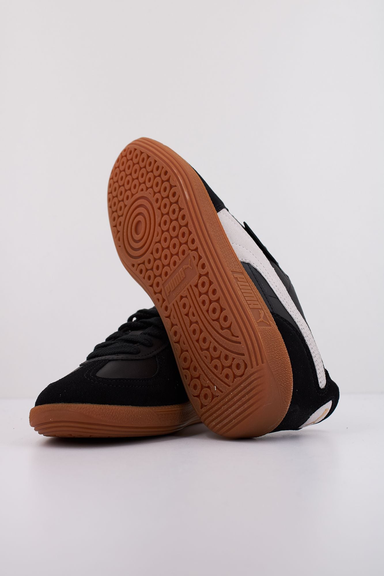 PUMA PALERMO LTH en color NEGRO (5)