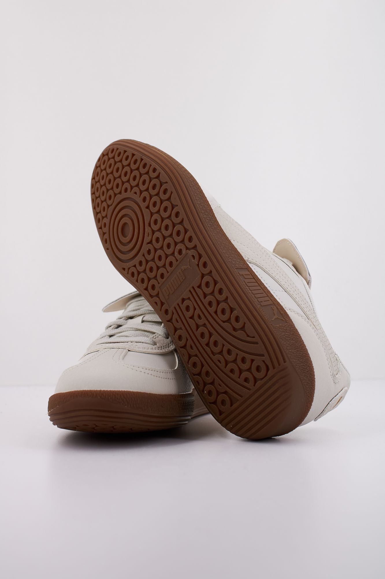 PUMA  PALERMO PREMIUM en color BLANCO (5)