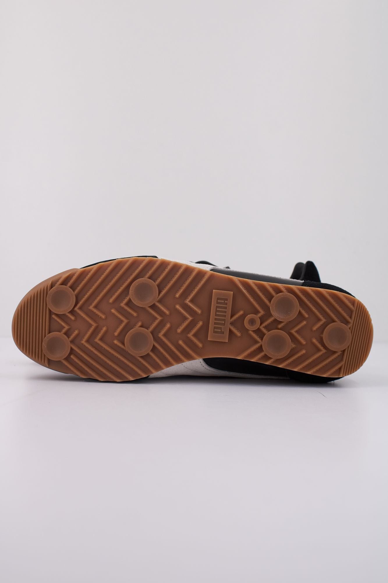 PUMA ARIZONA RETRO en color NEGRO (5)