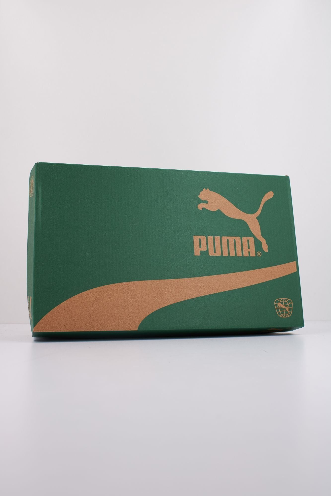 PUMA SUEDE XL DARK RISK en color NEGRO (6)