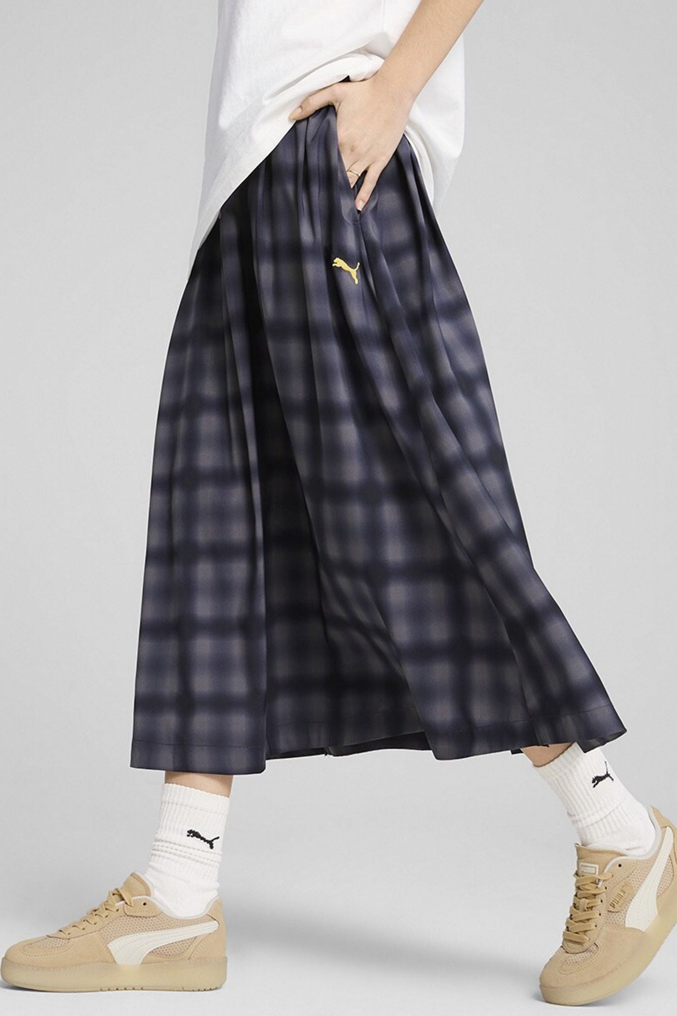 PUMA ROAD TO UNITY WOVEN MIDI A en color AZUL (1)