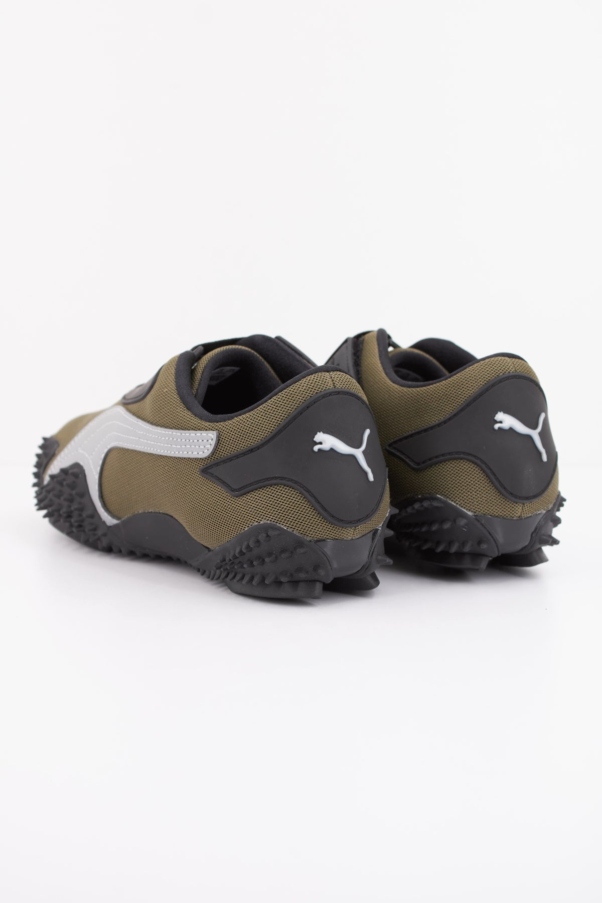 PUMA MOSTRO OG en color VERDE (4)