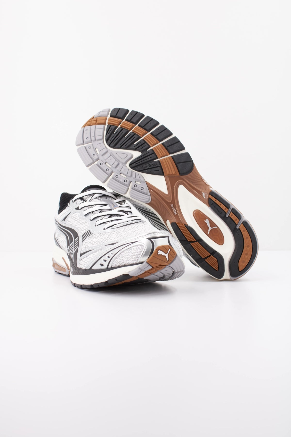 PUMA HOMURA OG en color PLATA (5)