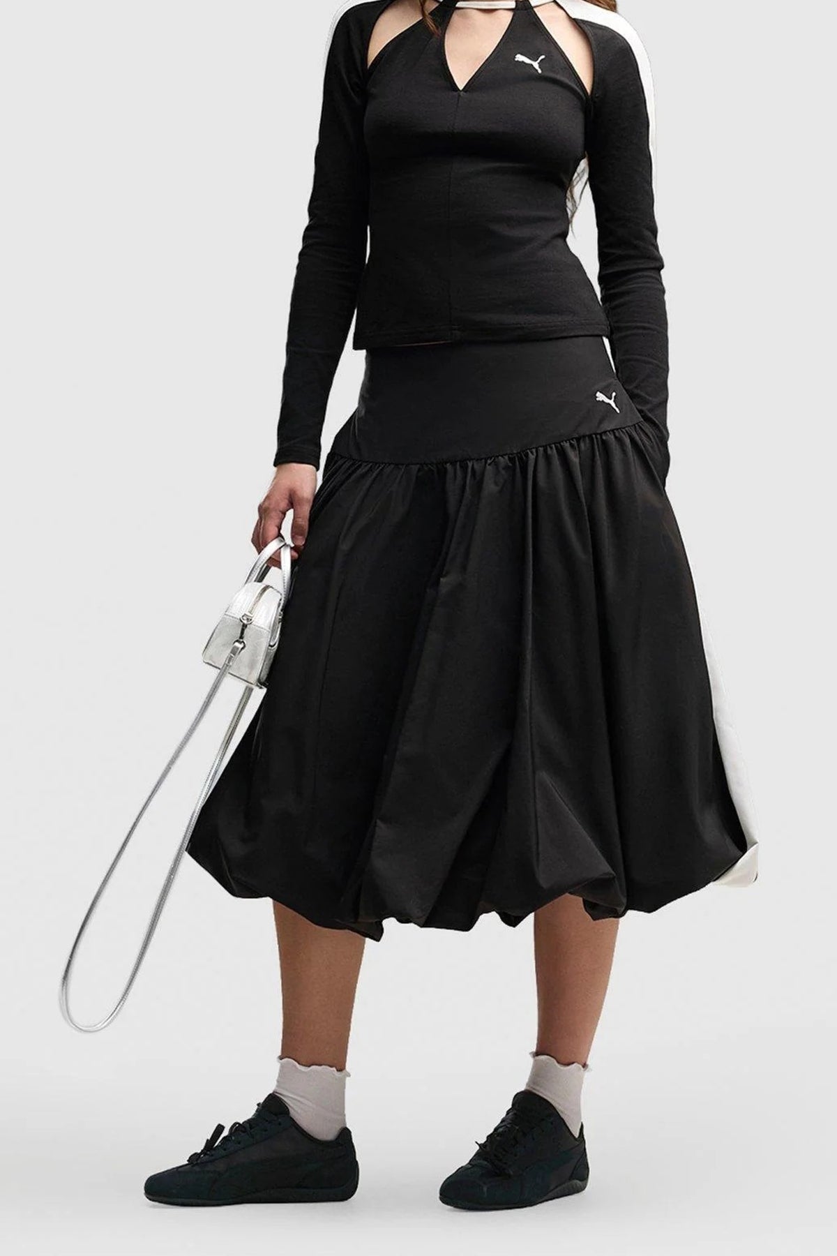 PUMA T7 BALLOON WOVEN MIDI SKIRT en color NEGRO (2)