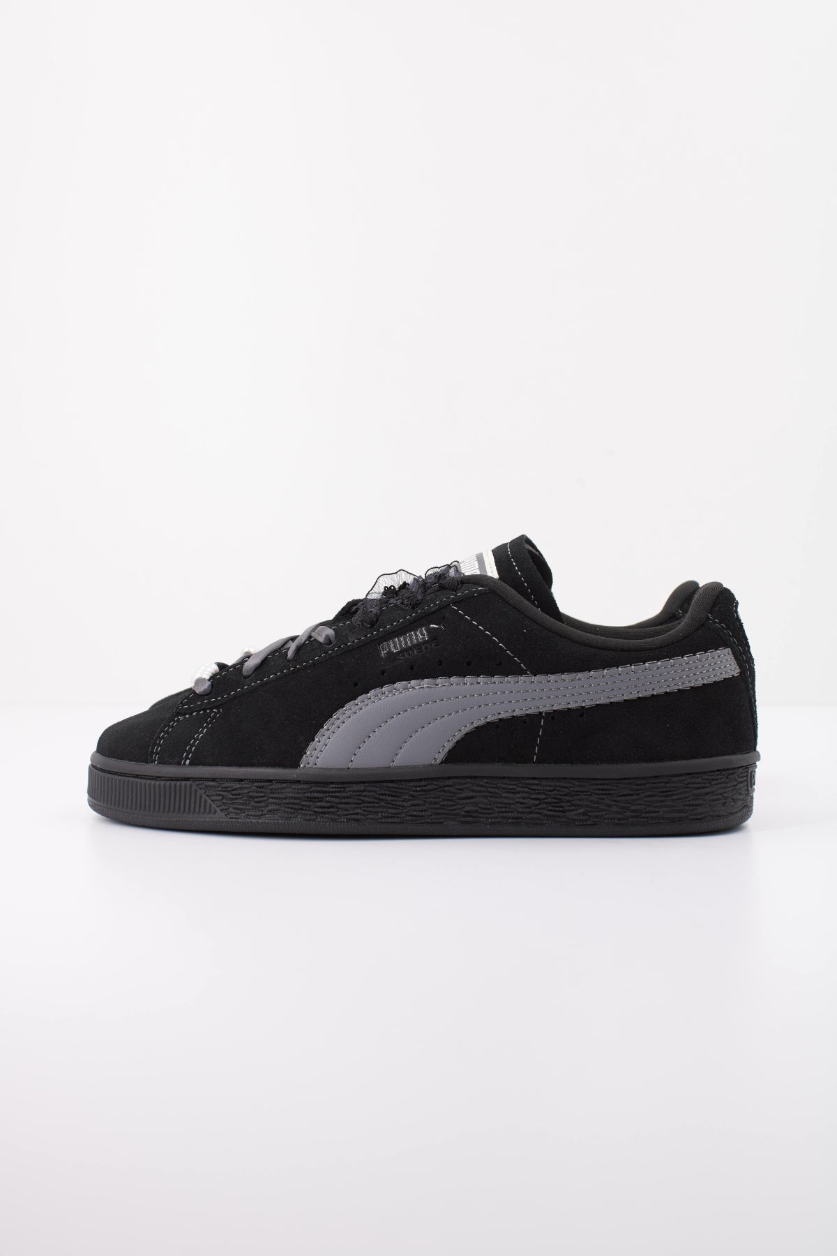 PUMA SUEDE BLOOM en color NEGRO (1)