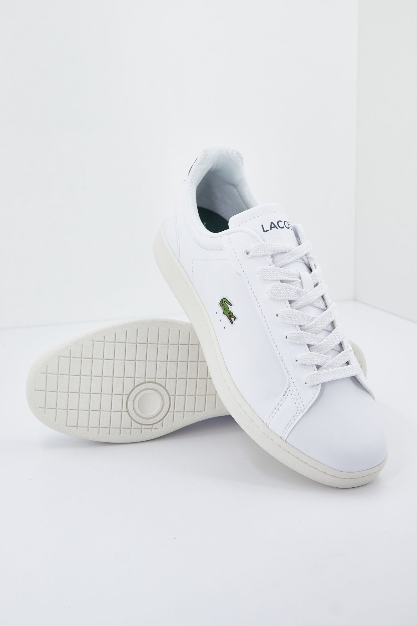 LACOSTE  CARNABY PRO 123 9 SMA en color BLANCO (3)
