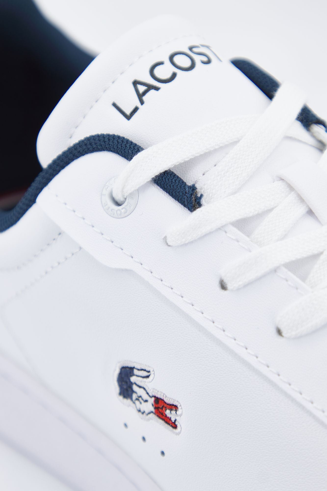 LACOSTE CARNABY PRO TRI 123 1 SMA en color BLANCO (4)