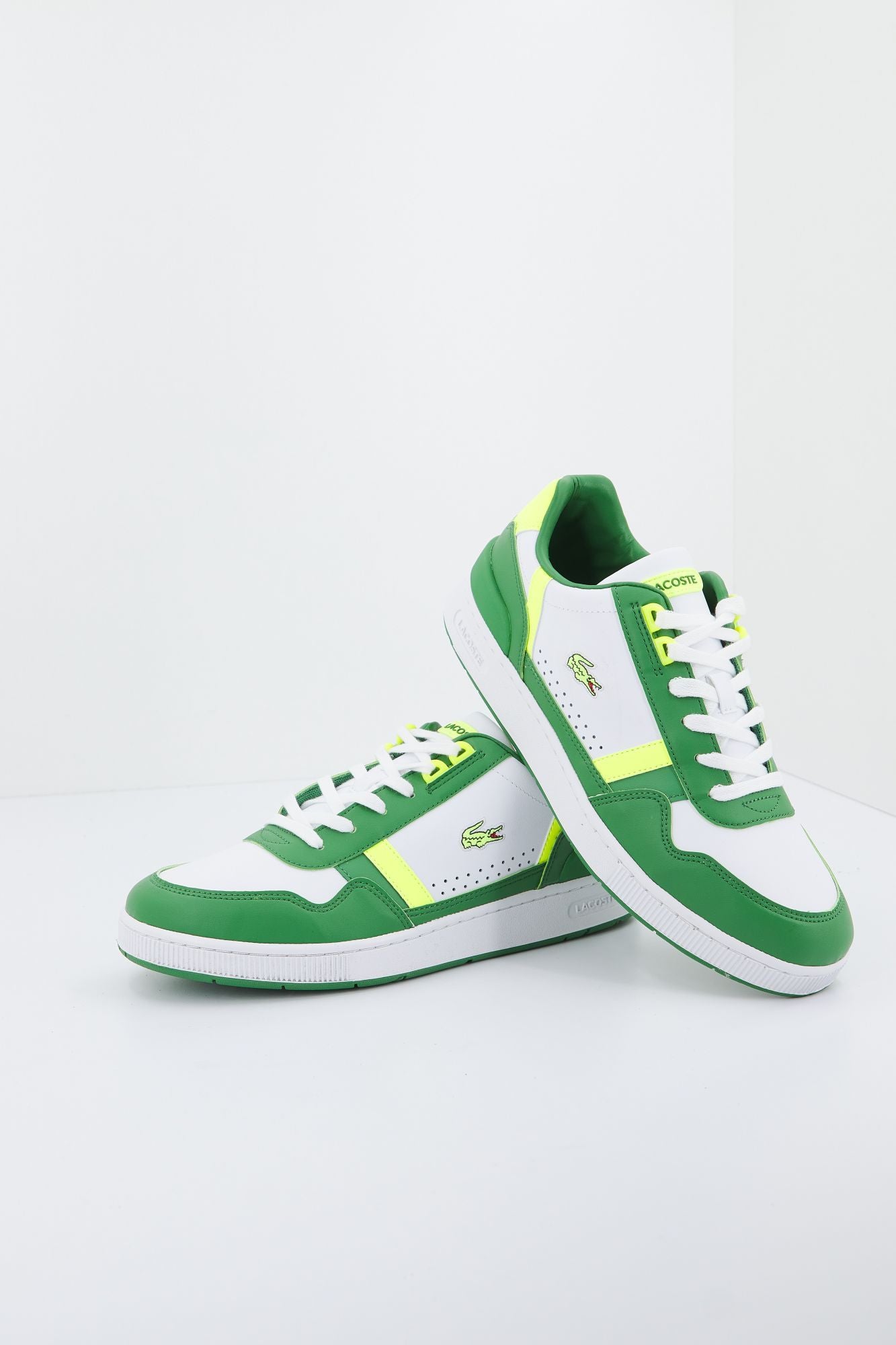 LACOSTE T-CLIP 4 SMA en color VERDE (1)