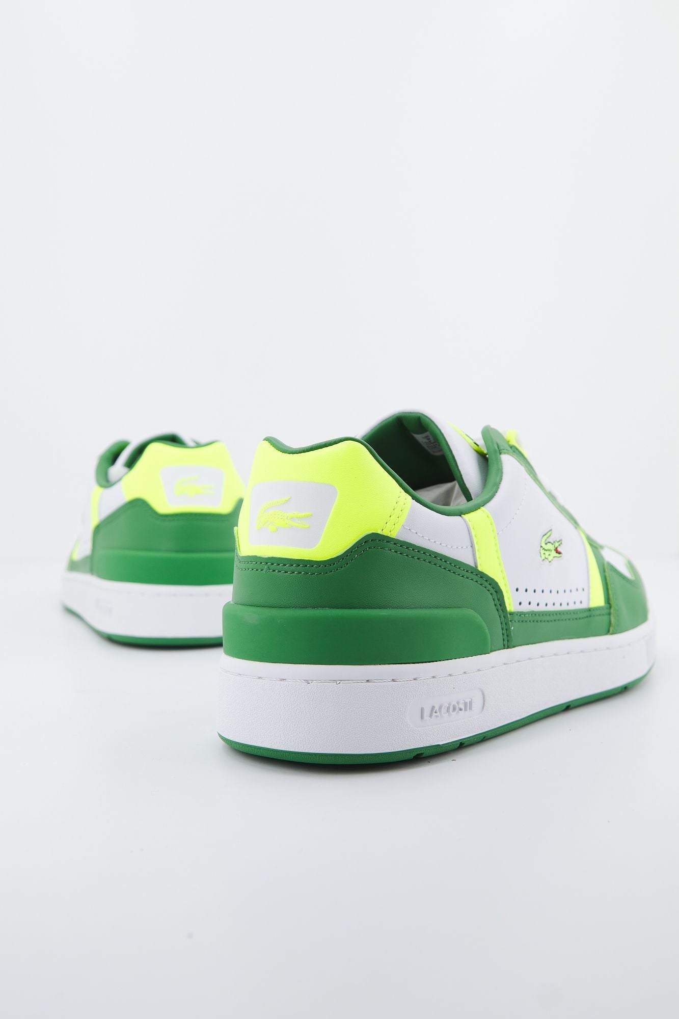 LACOSTE T-CLIP 4 SMA en color VERDE (3)