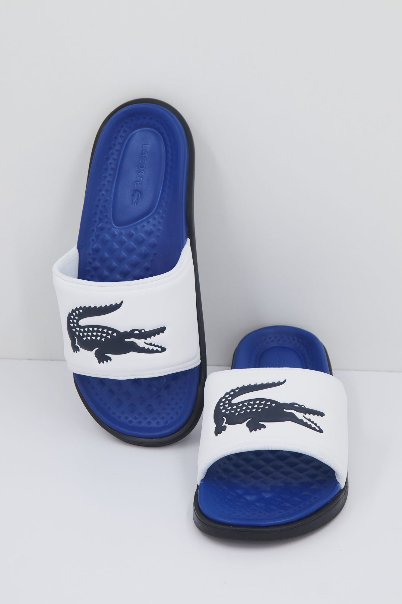 LACOSTE SERVE SLIDE DUAL 1231 CMA en color BLANCO (2)
