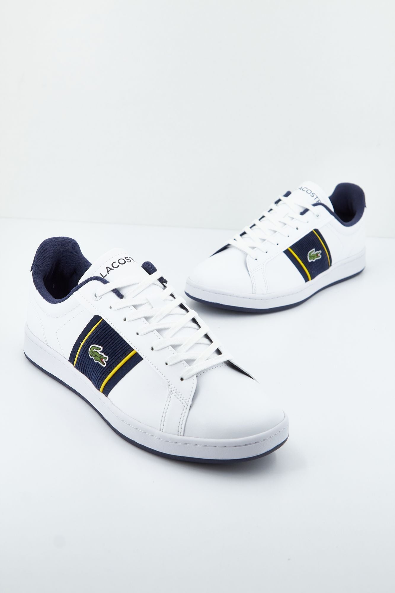 LACOSTE CARNABY PRO CGR 2231 SMA en color BLANCO (1)