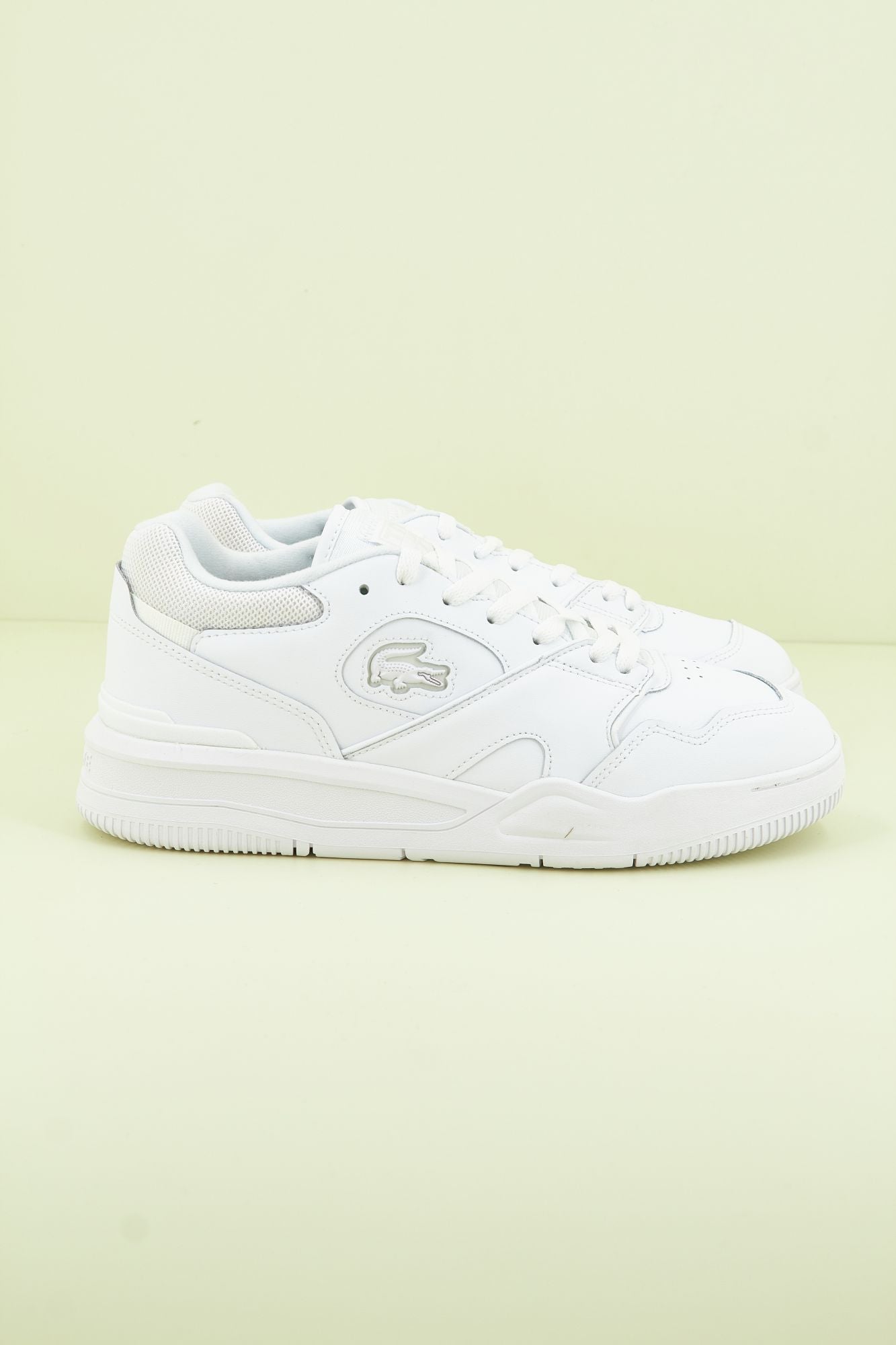 LACOSTE LINESHOT 223 4 SMA en color BLANCO (4)