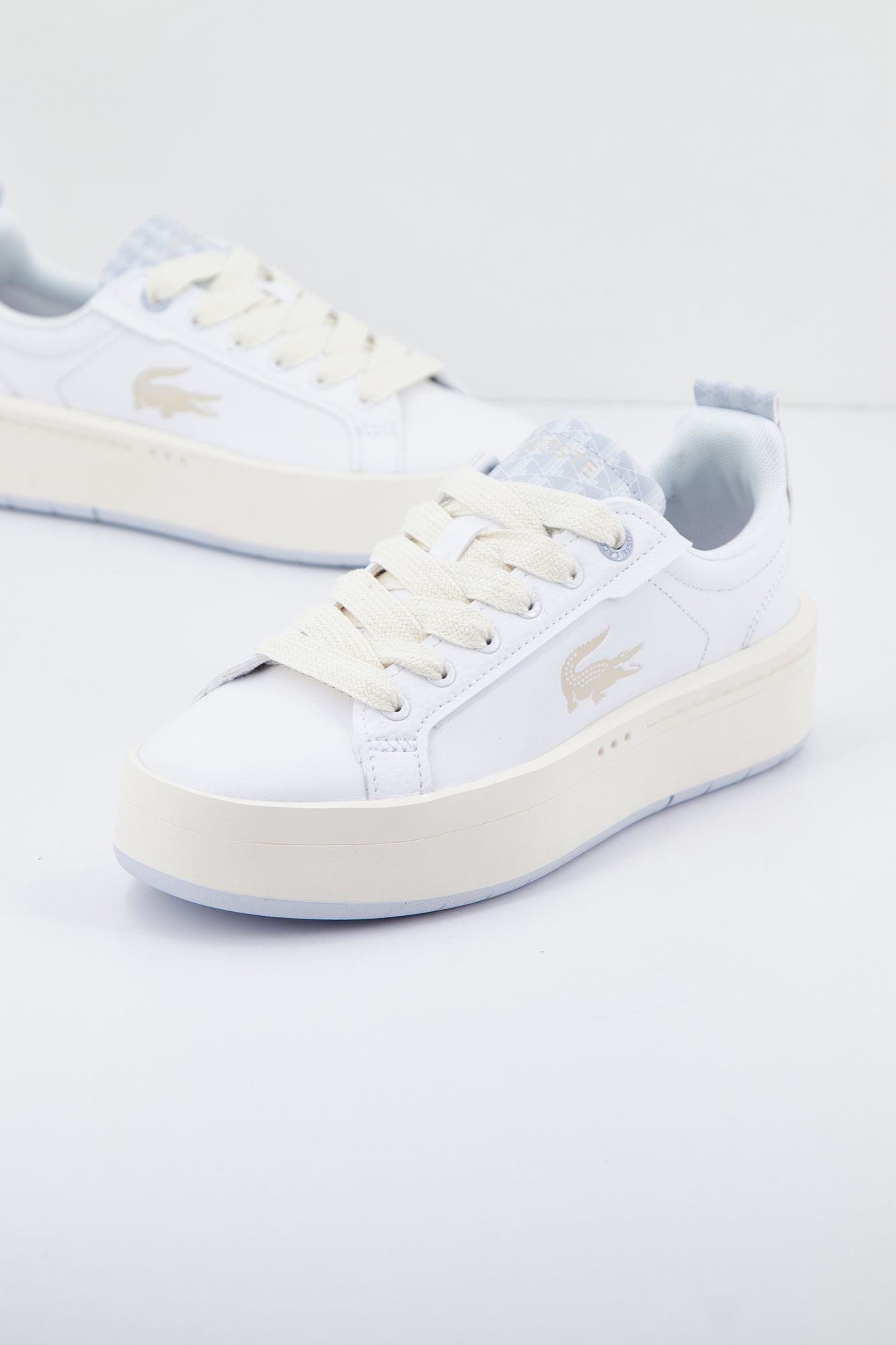 LACOSTE CARNABY PLAT 223 1 SFA en color BLANCO (1)