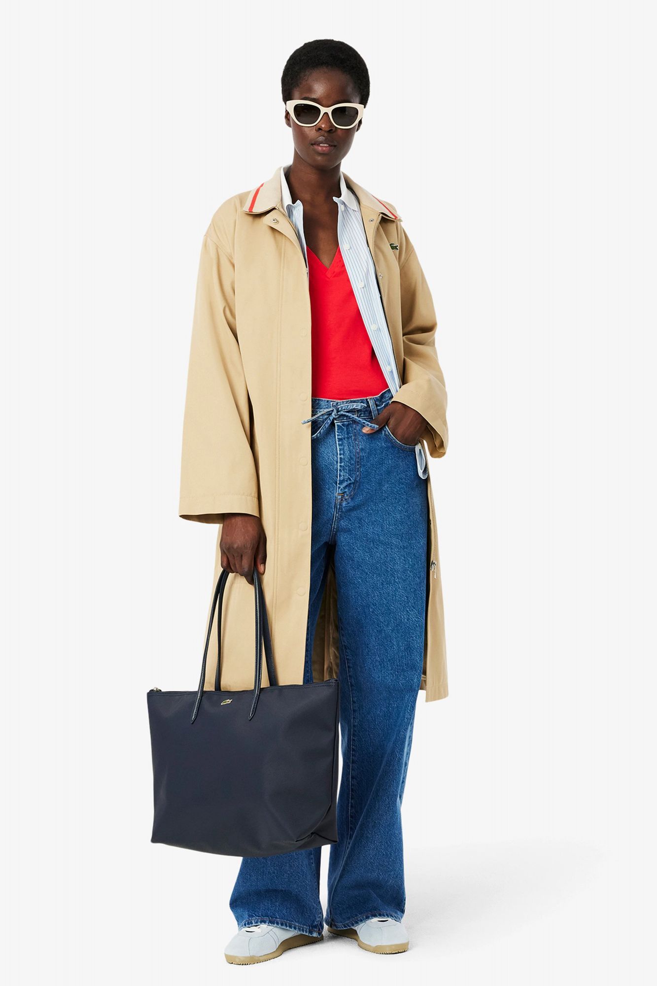 LACOSTE  LARGE COATED CANVAS TOTE en color AZUL (4)