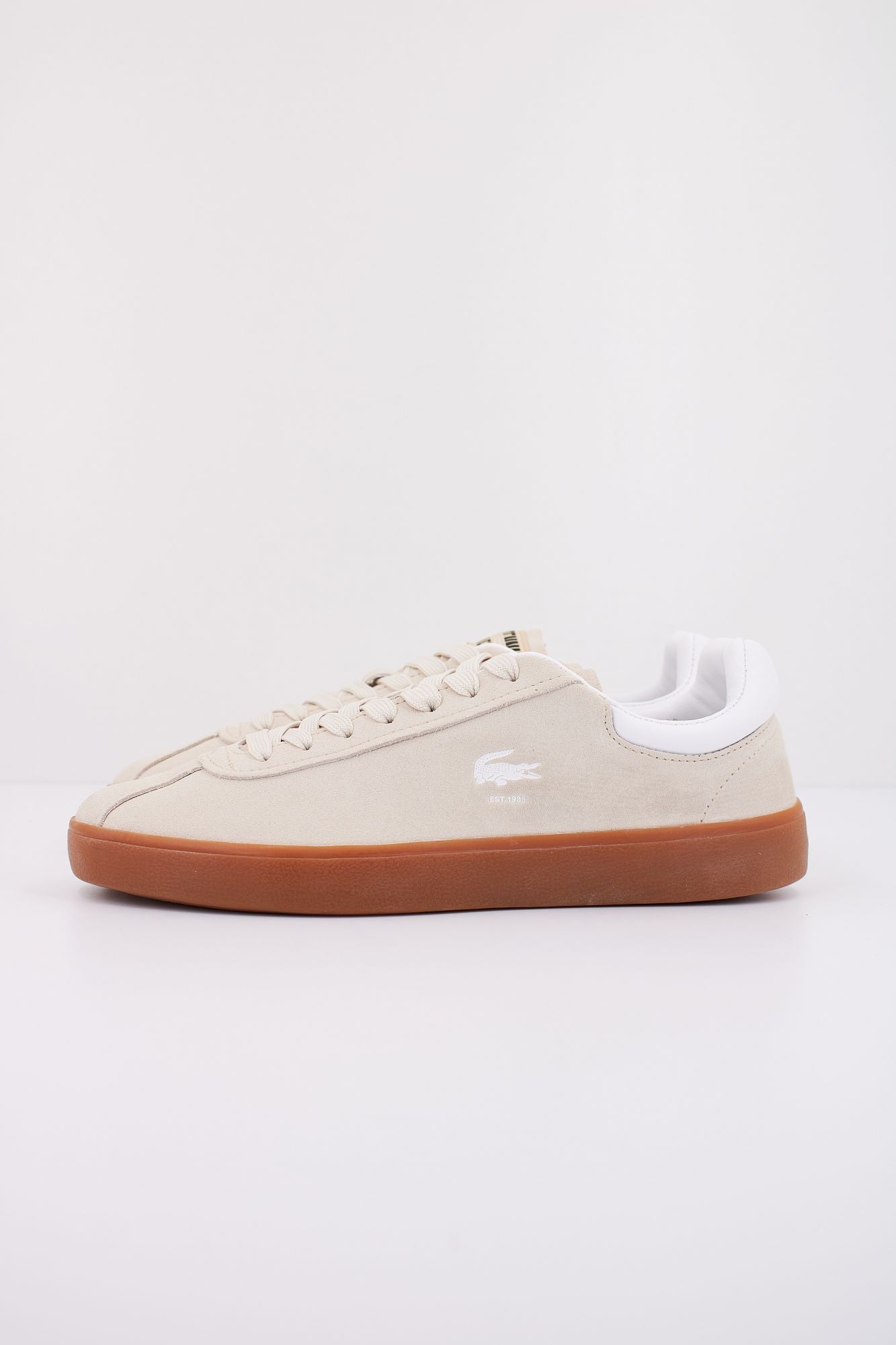 LACOSTE  BASESHOT en color BEIS (1)