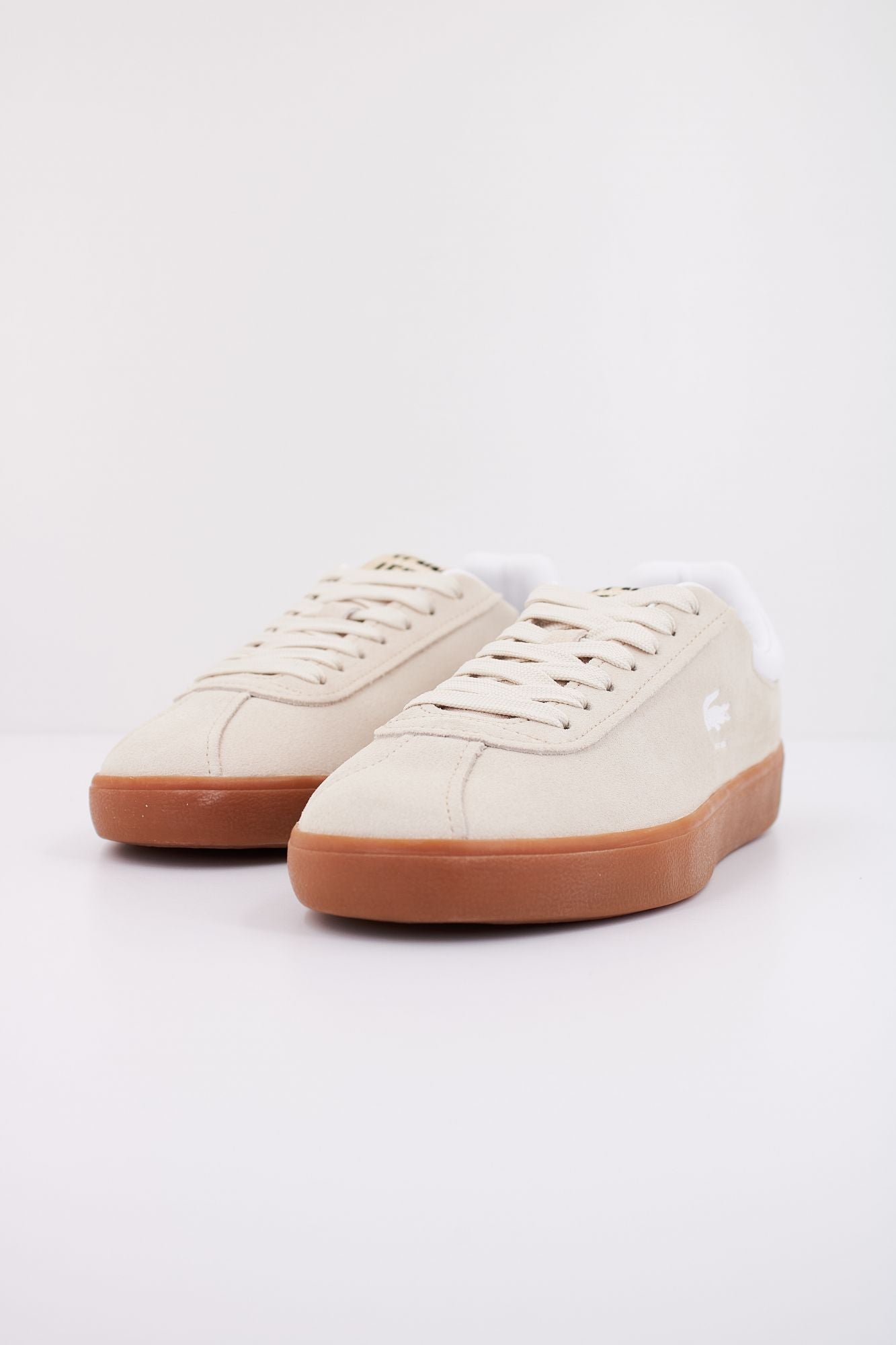 LACOSTE  BASESHOT en color BEIS (2)