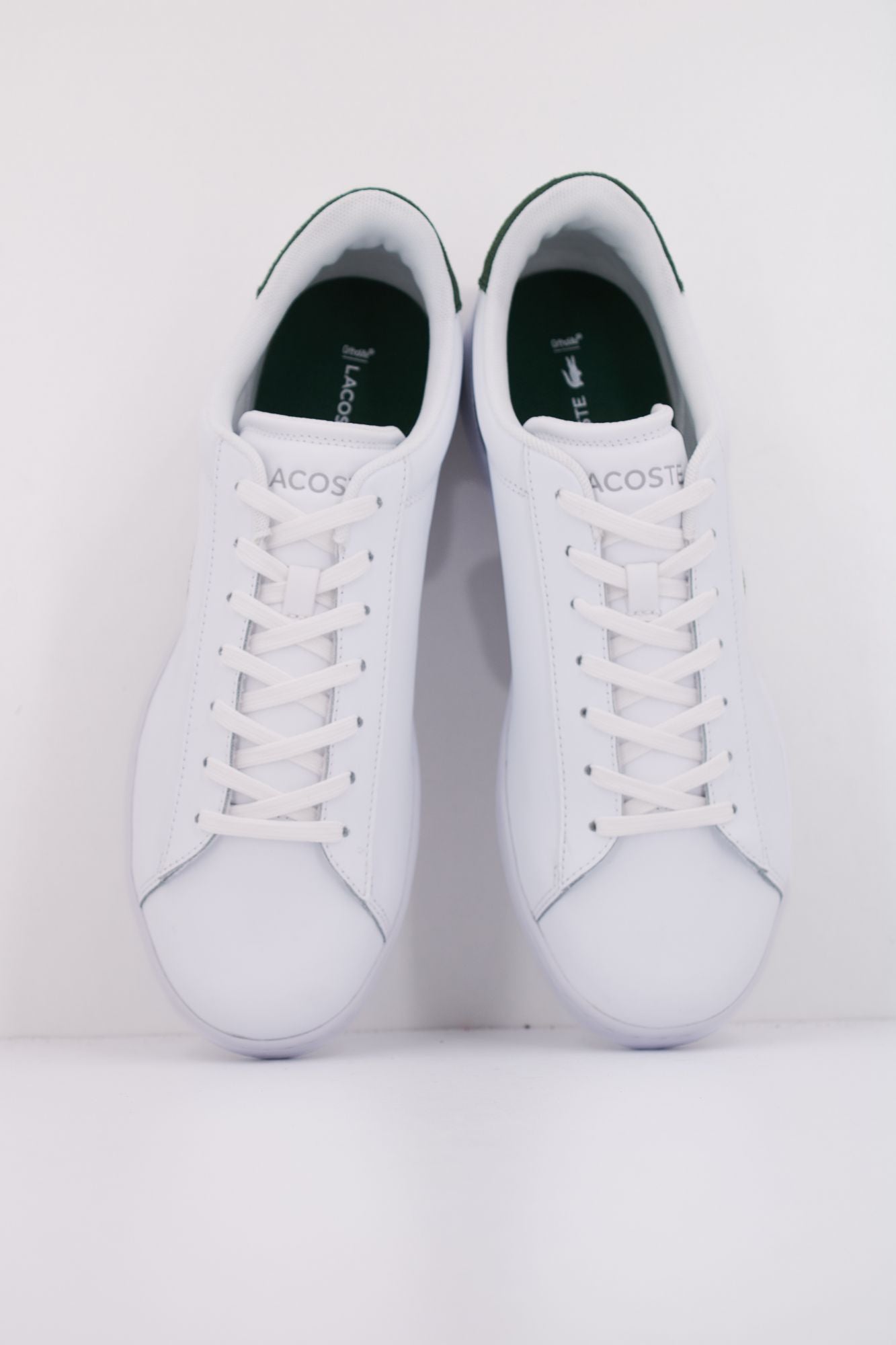 LACOSTE  MEN'S CARNABY SET SNEAKER en color BLANCO (3)