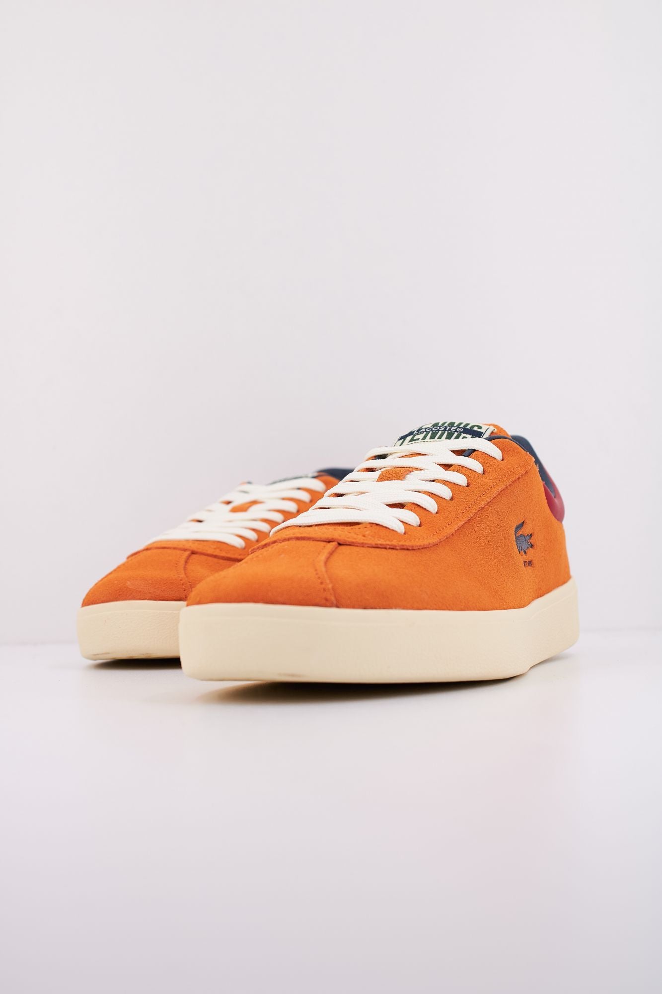 LACOSTE  BASESHOT  en color NARANJA (2)