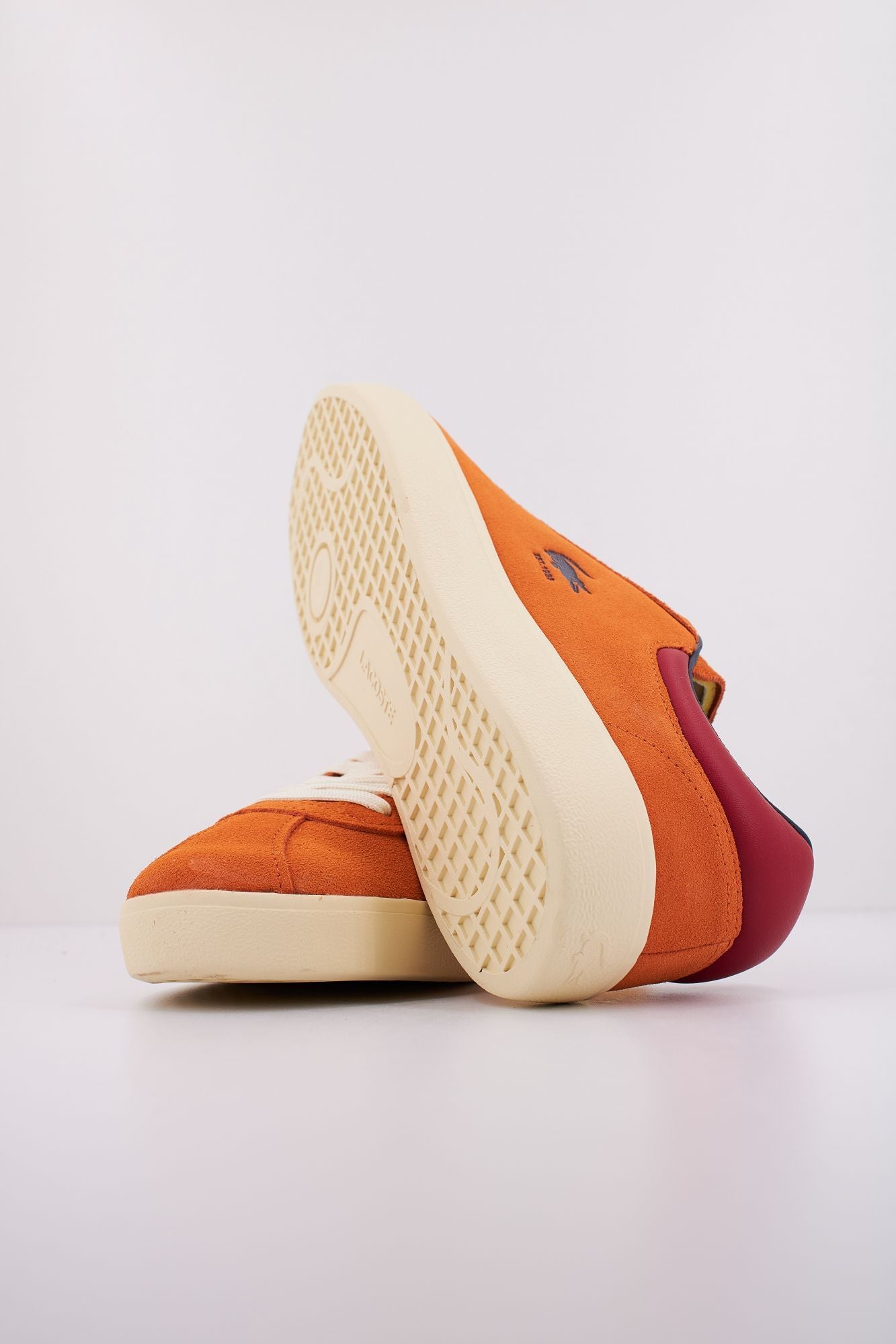 LACOSTE  BASESHOT  en color NARANJA (5)