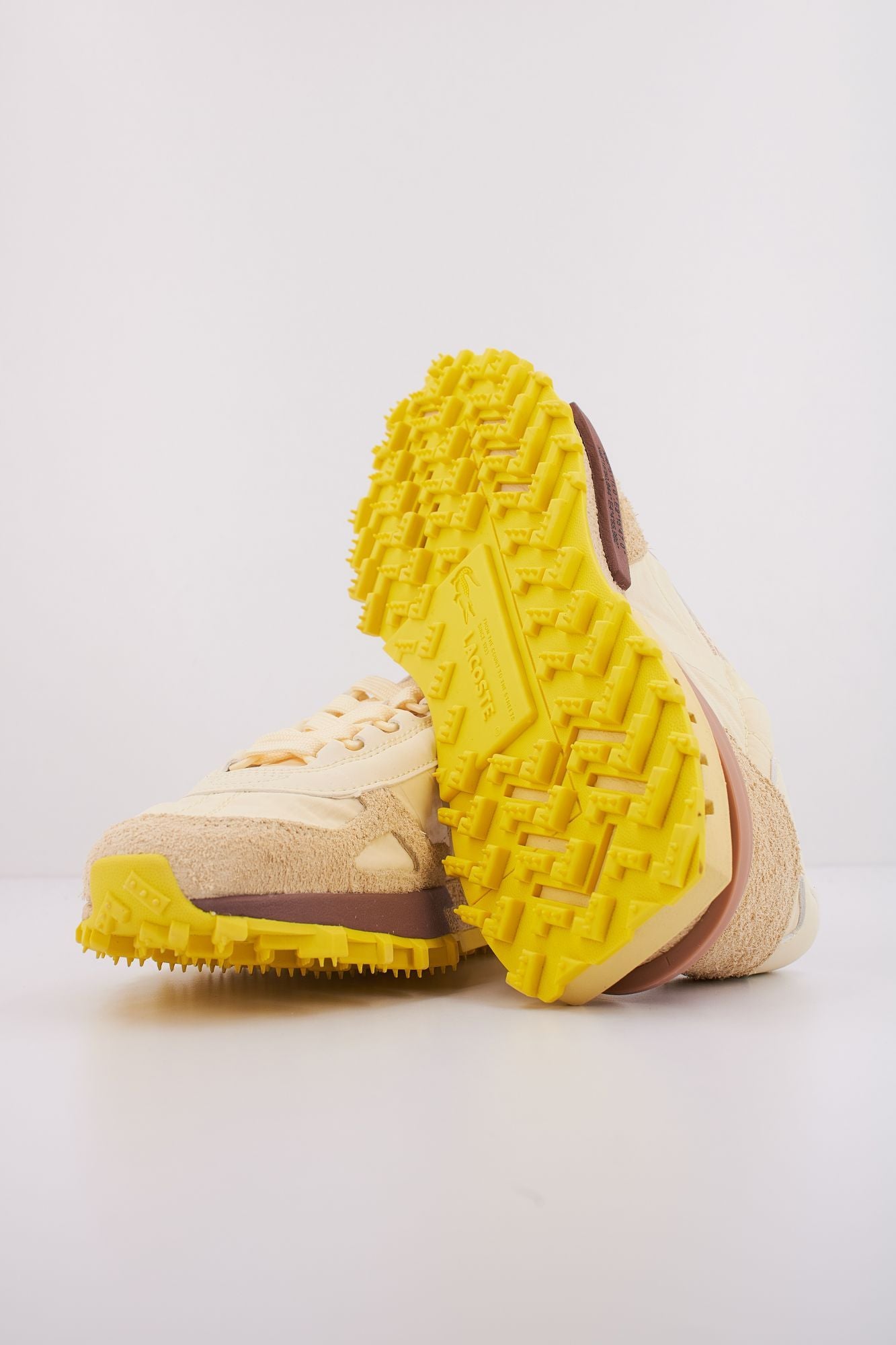 LACOSTE ELITE ACTIVE  en color AMARILLO (5)