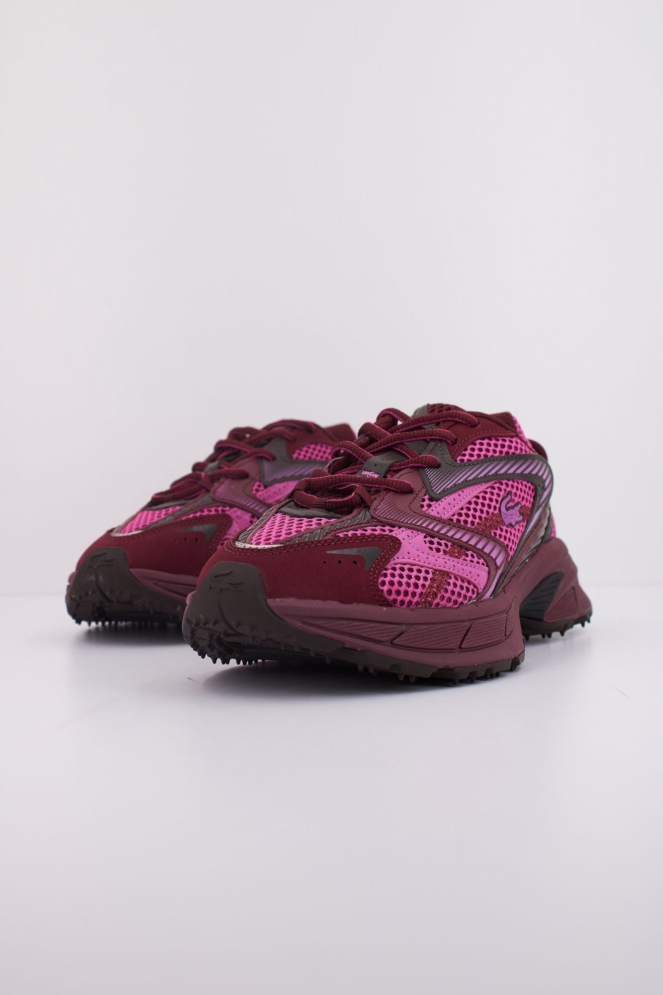 LACOSTE L003 NEO SHOT en color BURDEOS (2)