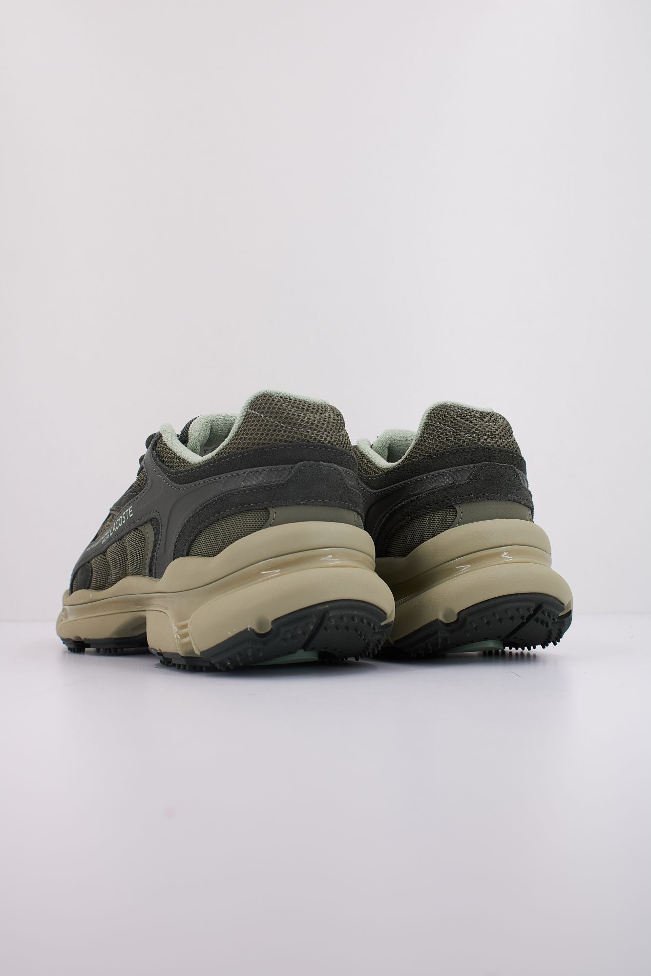 LACOSTE L003 2K24 en color VERDE (4)