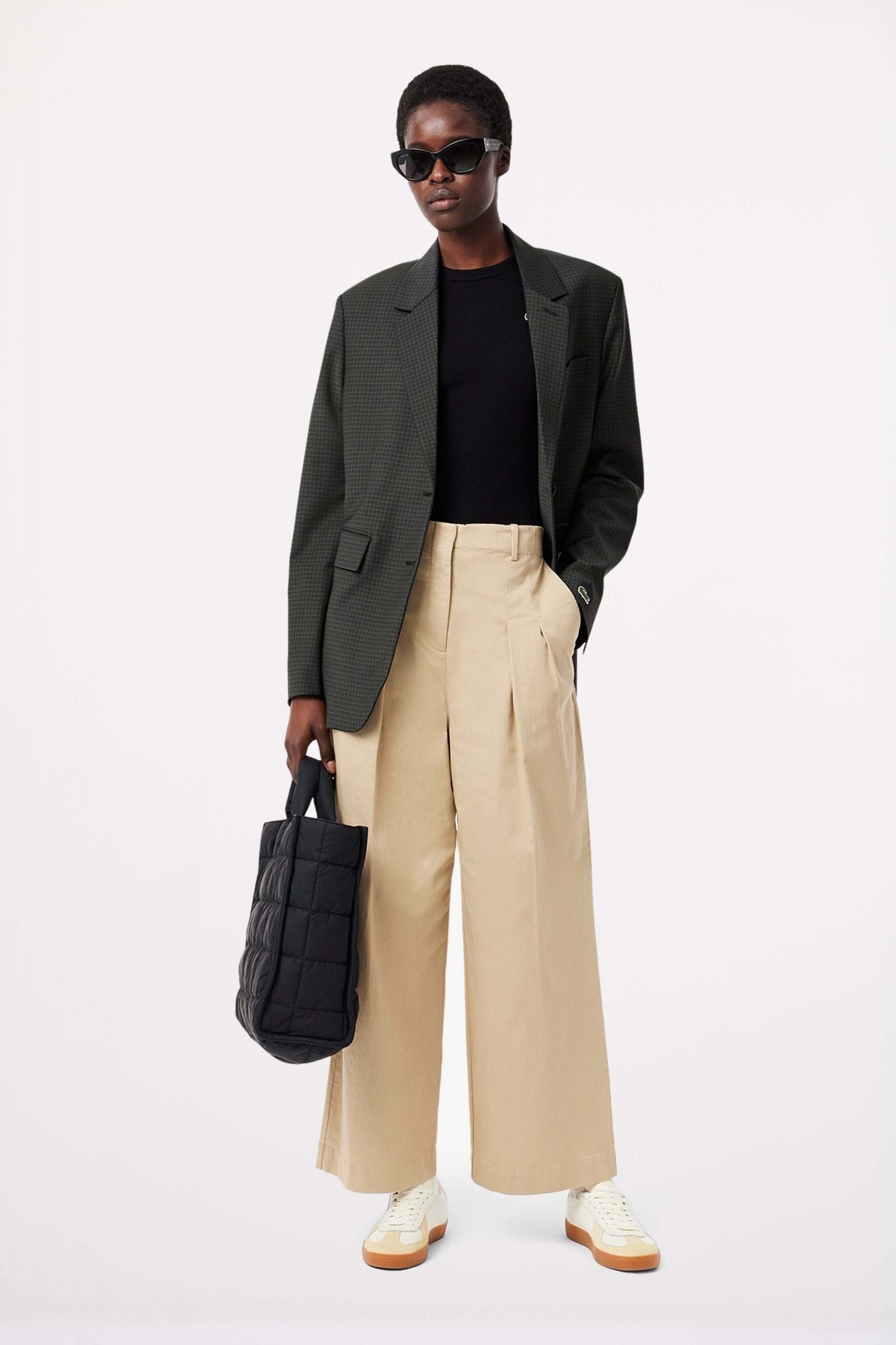 LACOSTE SLIM FIT RIBBED COTTON T-SHIRT en color NEGRO (4)