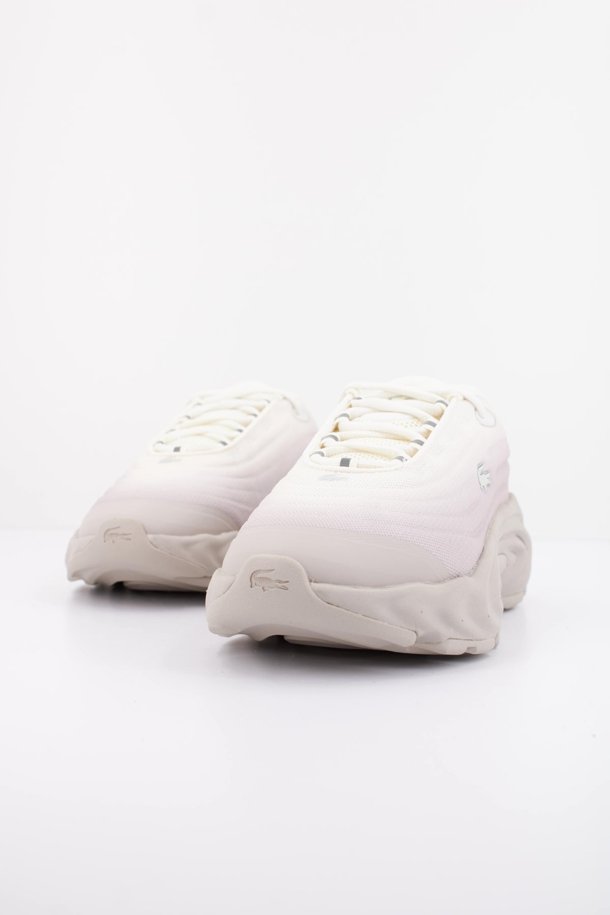 LACOSTE  SPINOR  en color GRIS (2)