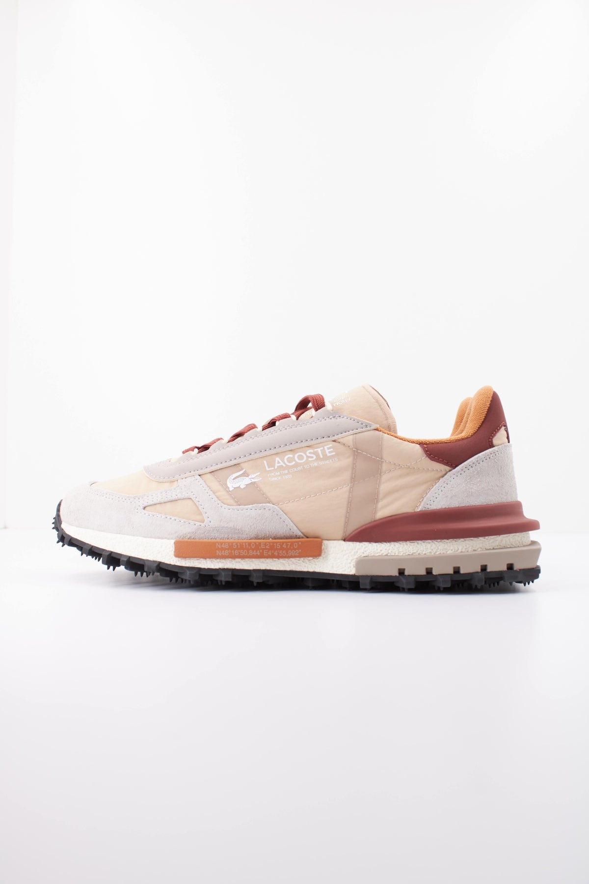 LACOSTE ELITE ACTIVE 52SMA0087 en color BEIS (1)