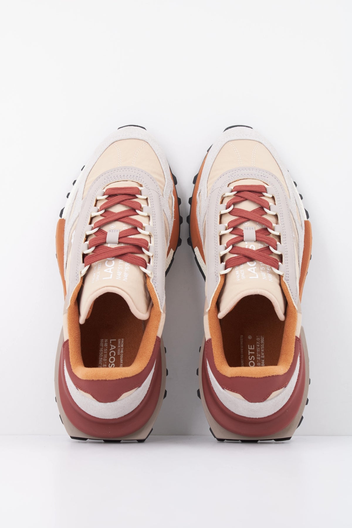 LACOSTE ELITE ACTIVE 52SMA0087 en color BEIS (3)