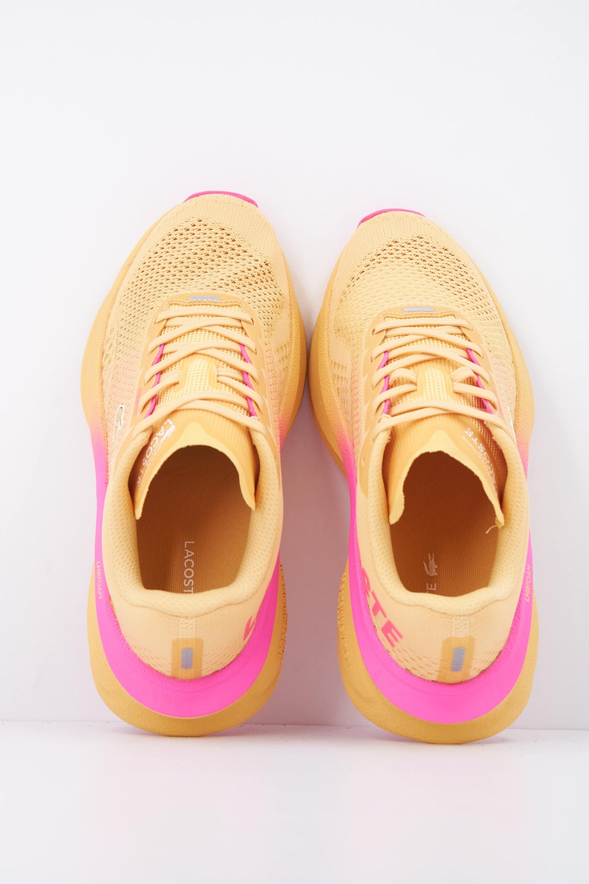 LACOSTE NEO RUN2 52SFA0073 en color AMARILLO (3)