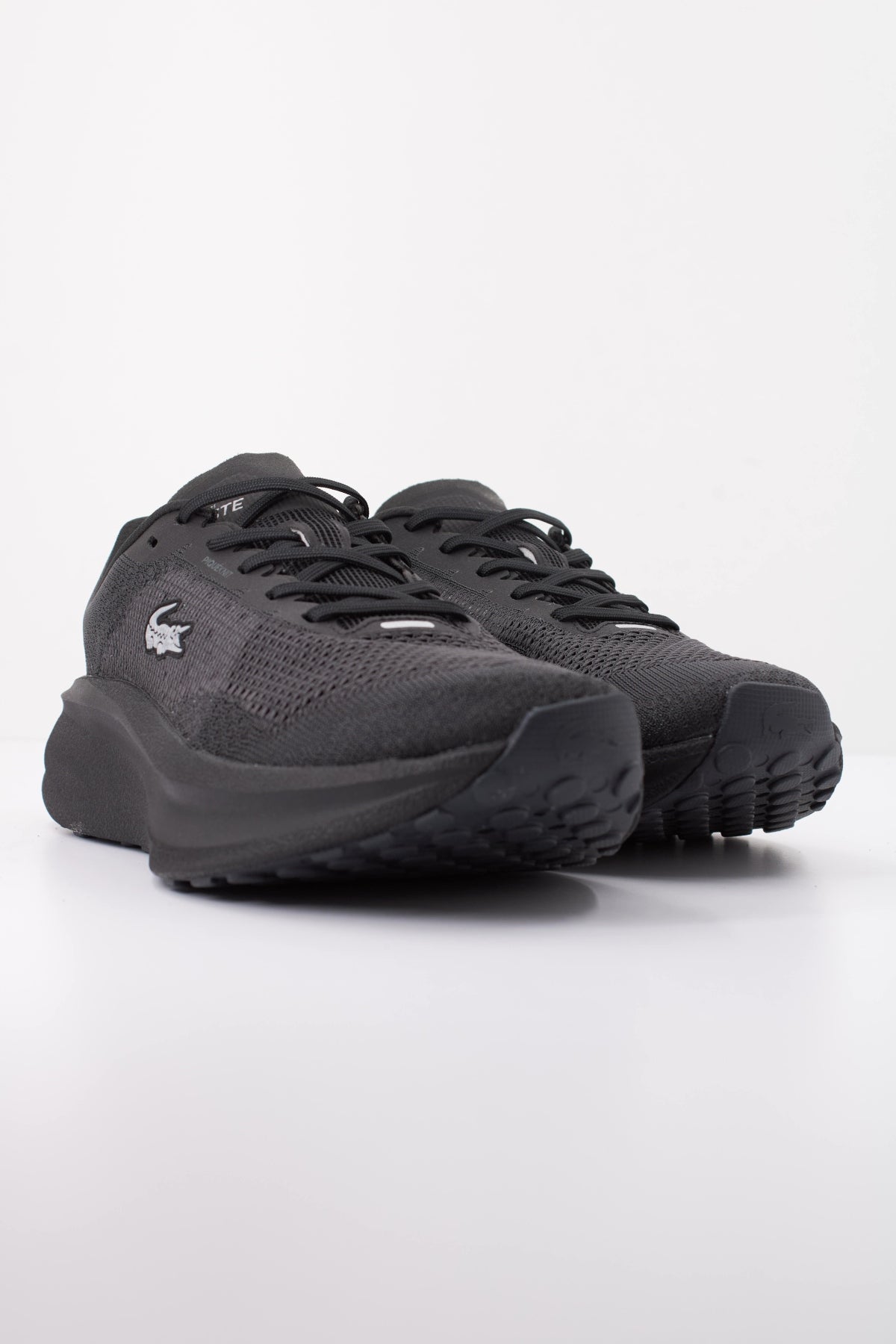LACOSTE NEO RUN2 en color NEGRO (2)