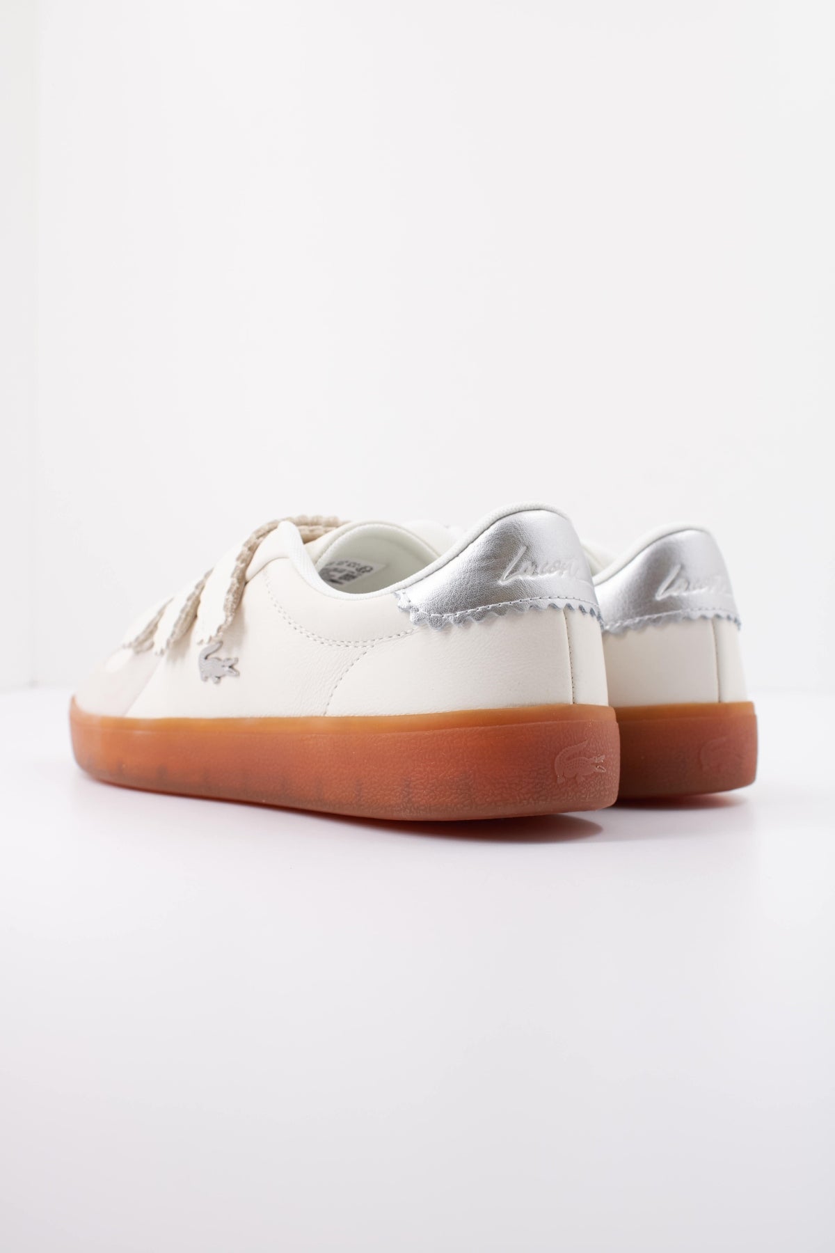 LACOSTE BASESHOT PRO en color BEIS (4)