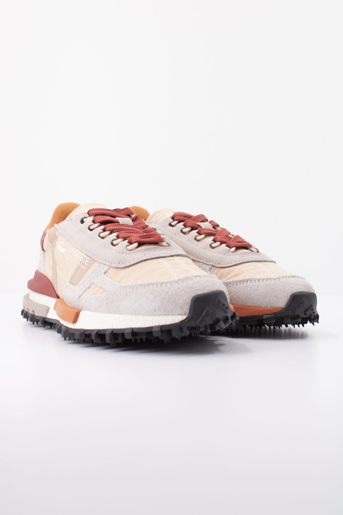 LACOSTE ELITE ACTIVE 52SFA0077 en color BEIS (2)