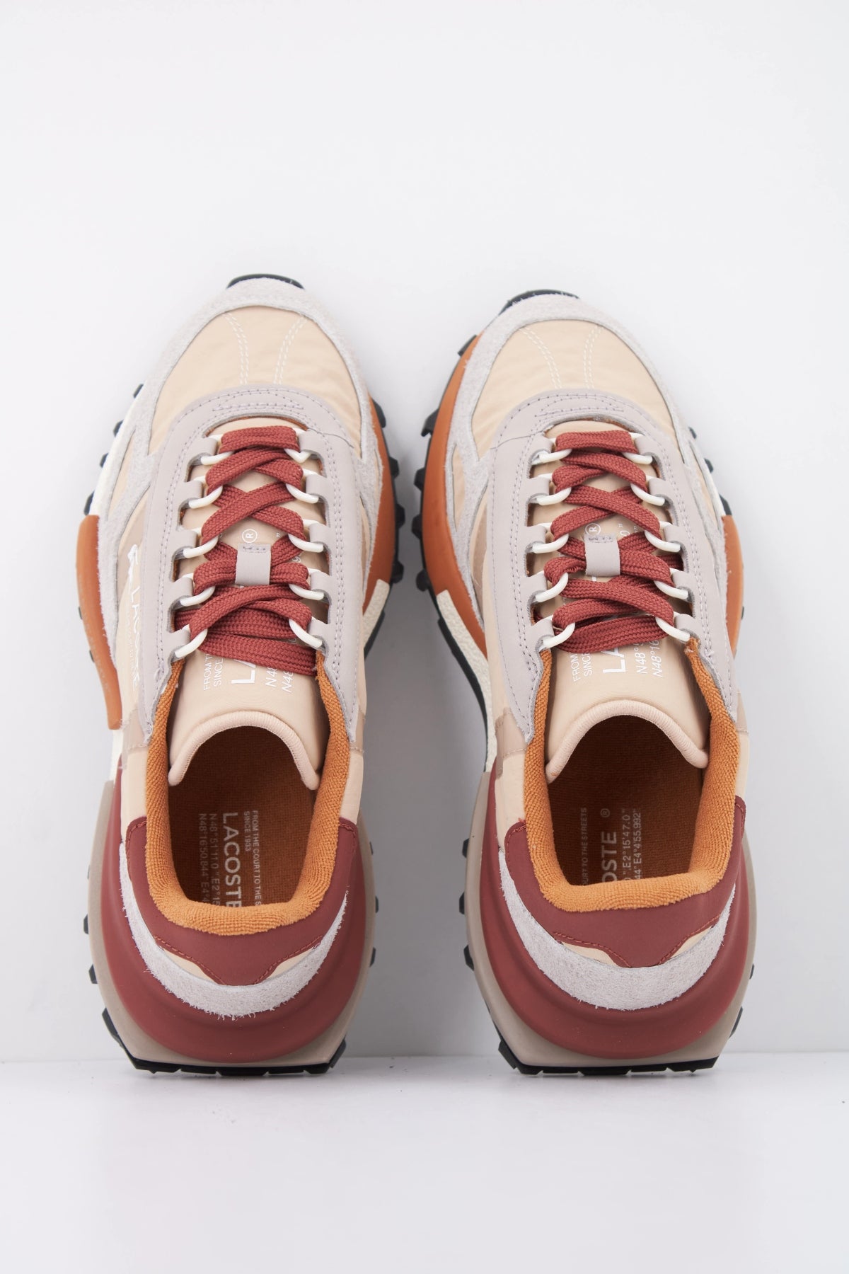 LACOSTE ELITE ACTIVE 52SFA0077 en color BEIS (3)