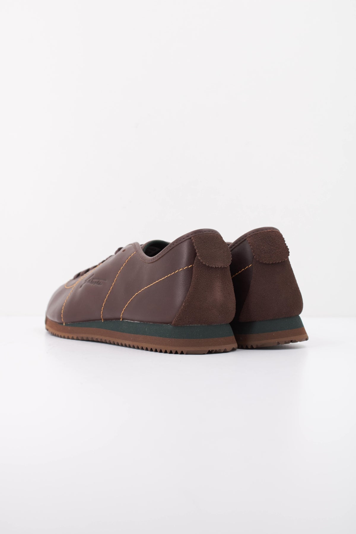 LACOSTE 52SMA0020 CLUB LOW en color MARRON (4)