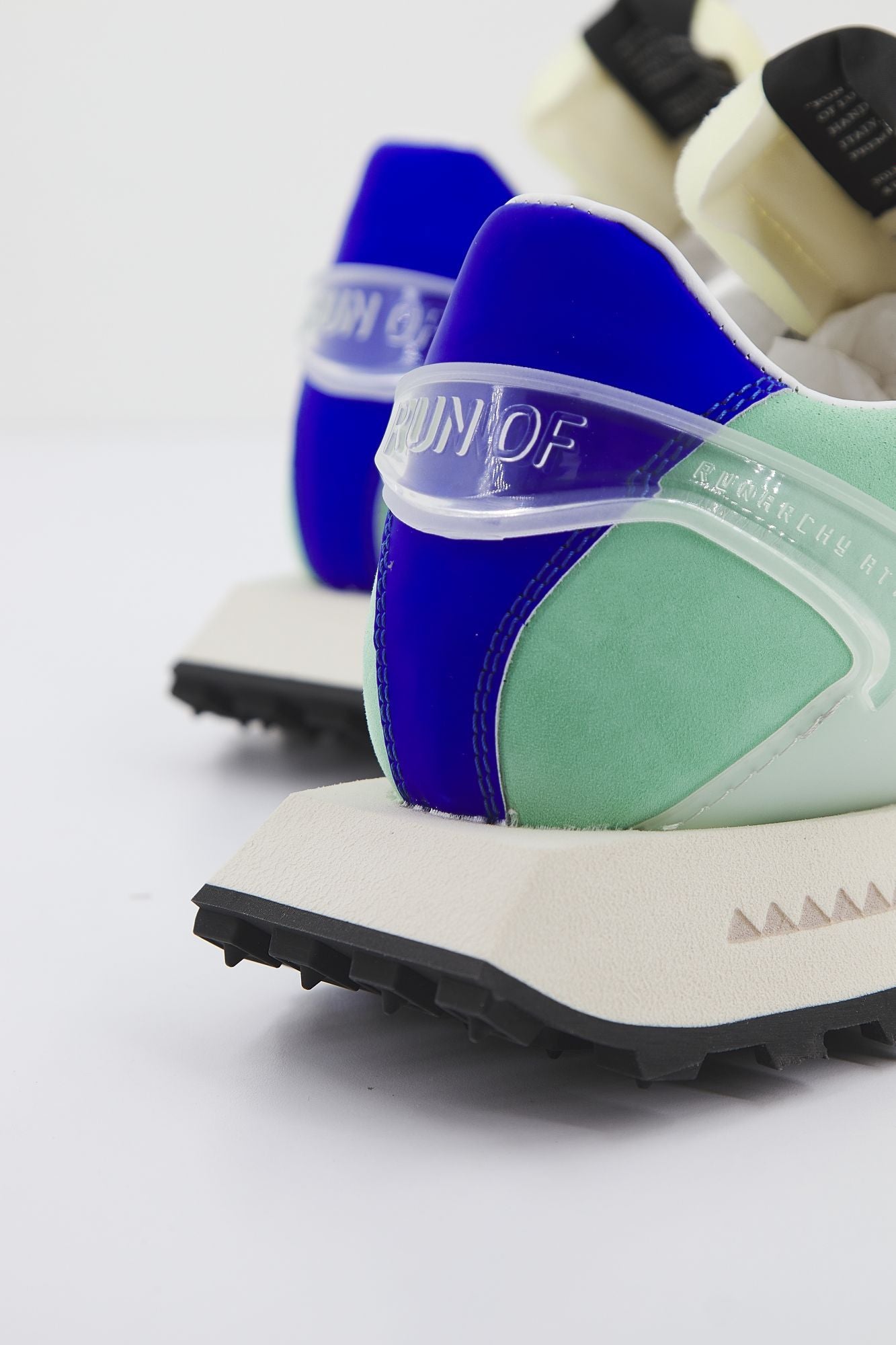 RUN OF MADEIRA W en color BLANCO (3)