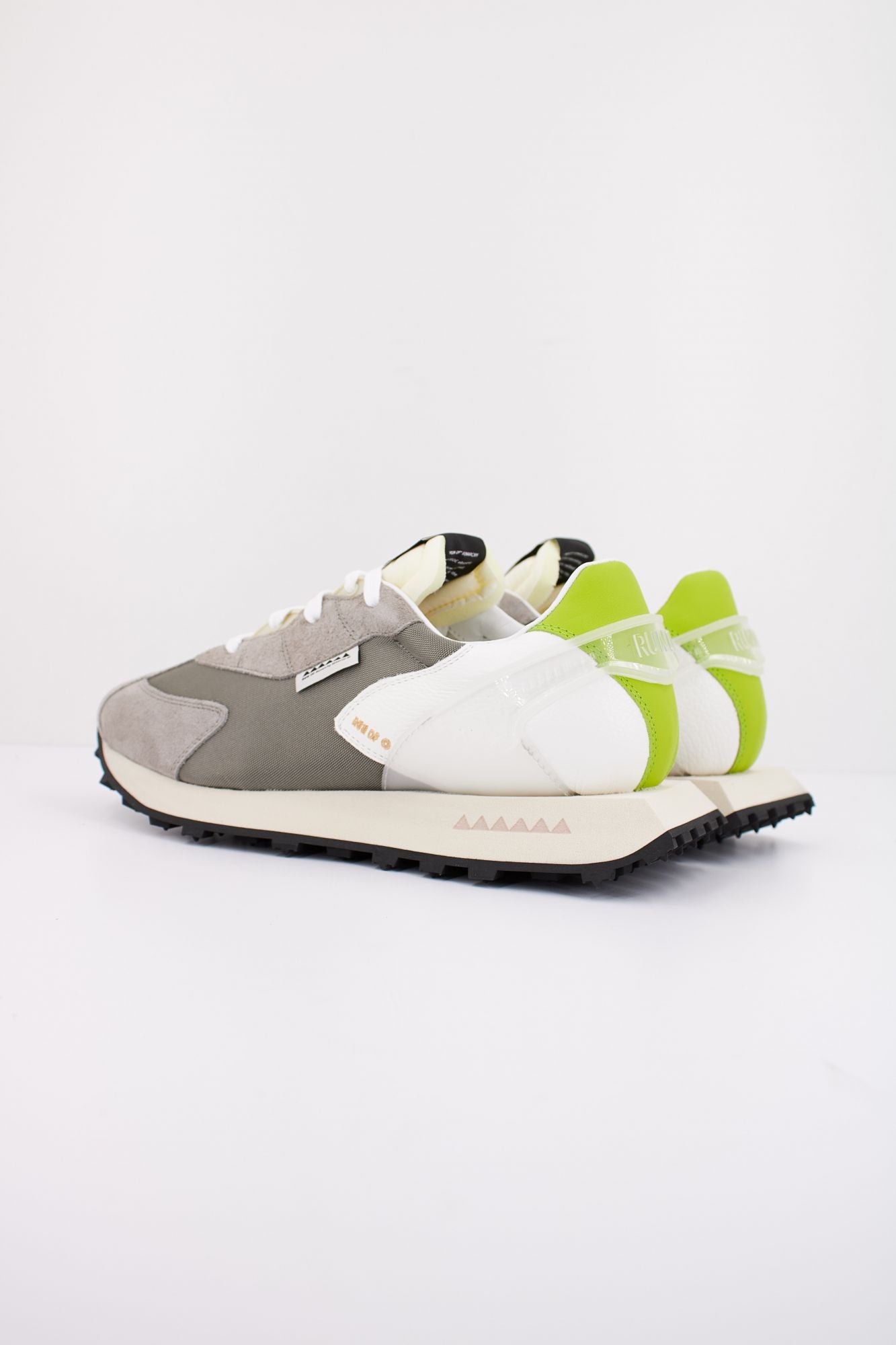 RUN OF CORDOBA M en color GRIS (4)