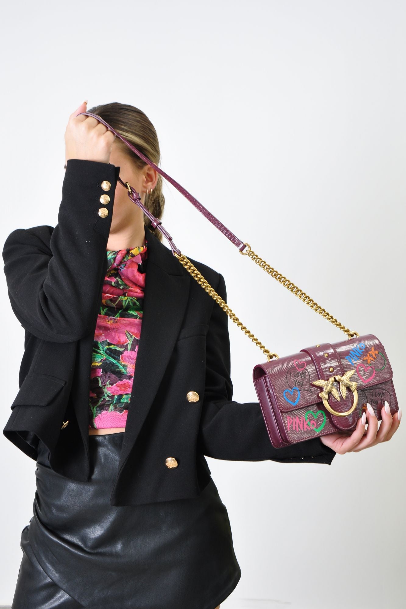 PINKO  LOVE MINI ICON STREET en color BURDEOS (1)