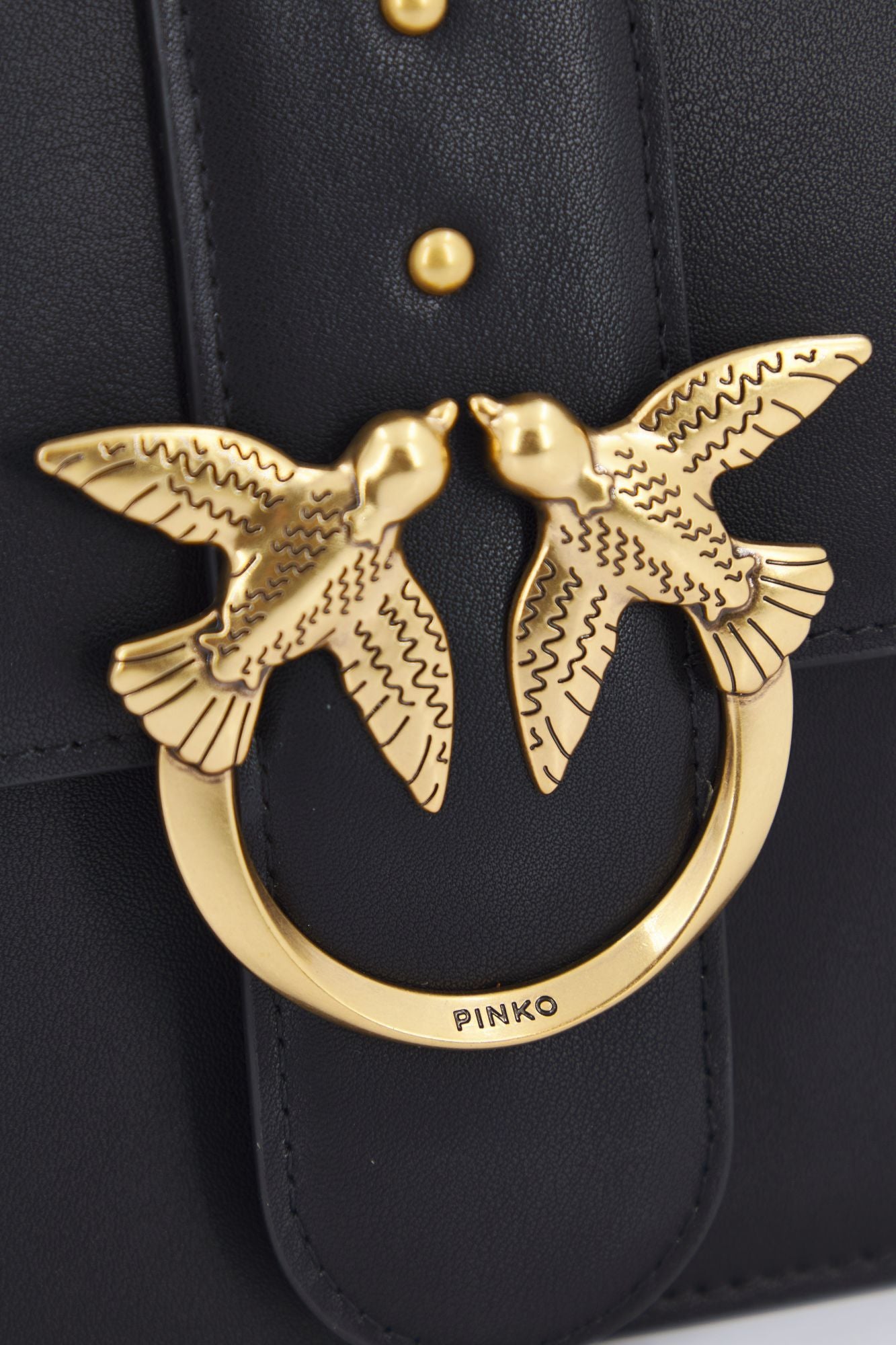 PINKO LOVE CLASSIC ICON en color NEGRO (4)