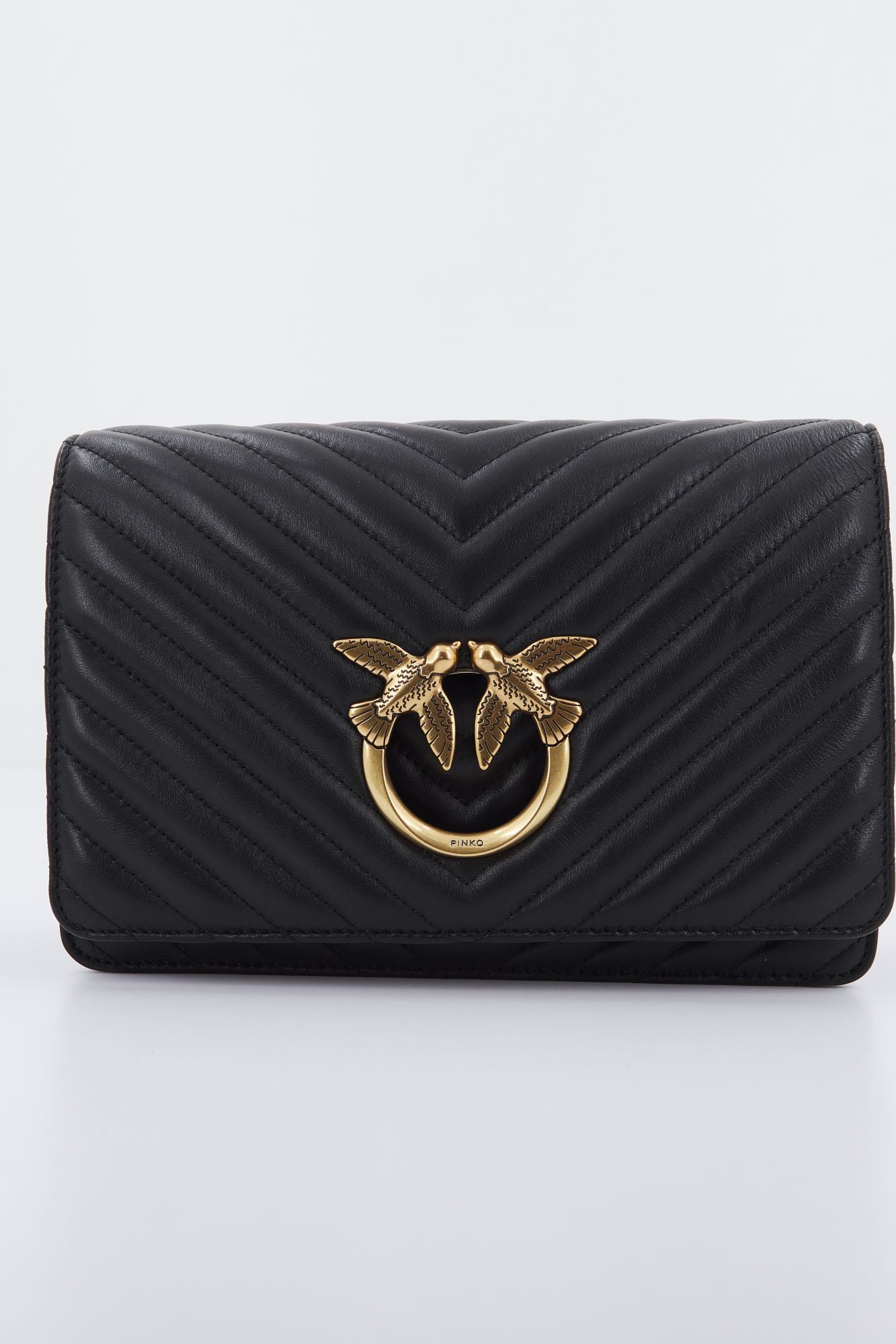 PINKO LOVE CLICK CLASSIC en color NEGRO (2)