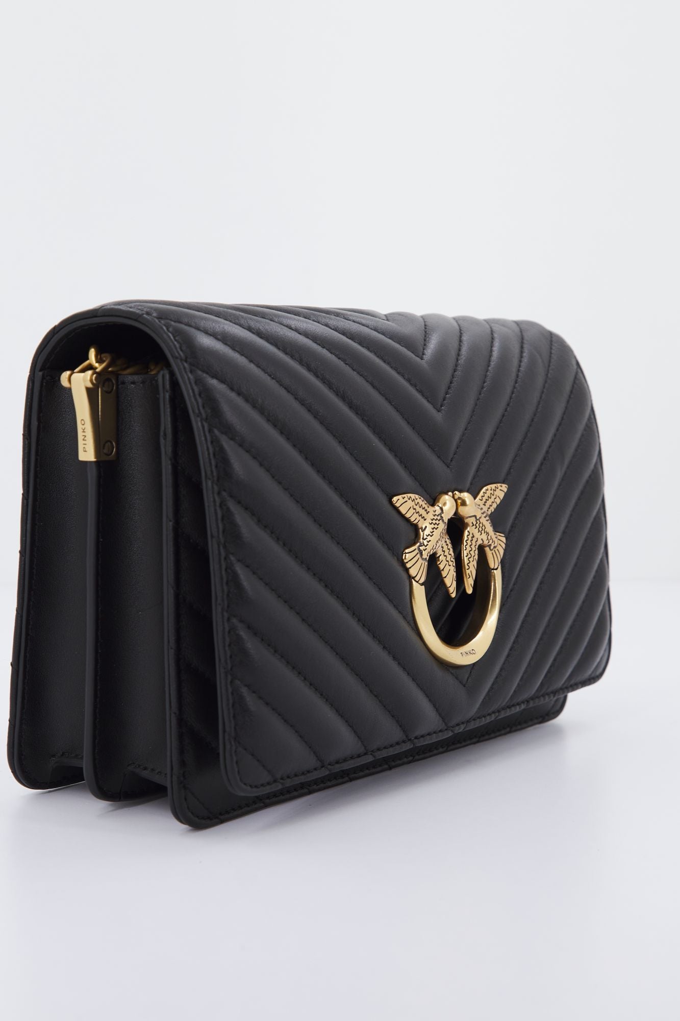 PINKO LOVE CLICK CLASSIC en color NEGRO (3)