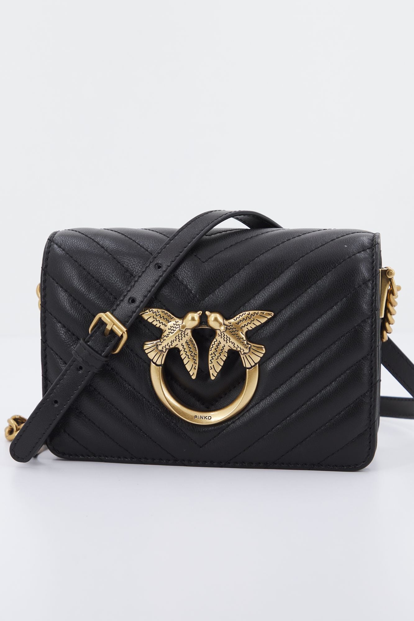 PINKO  LOVE CLICK MINI CHEVRO en color NEGRO (1)