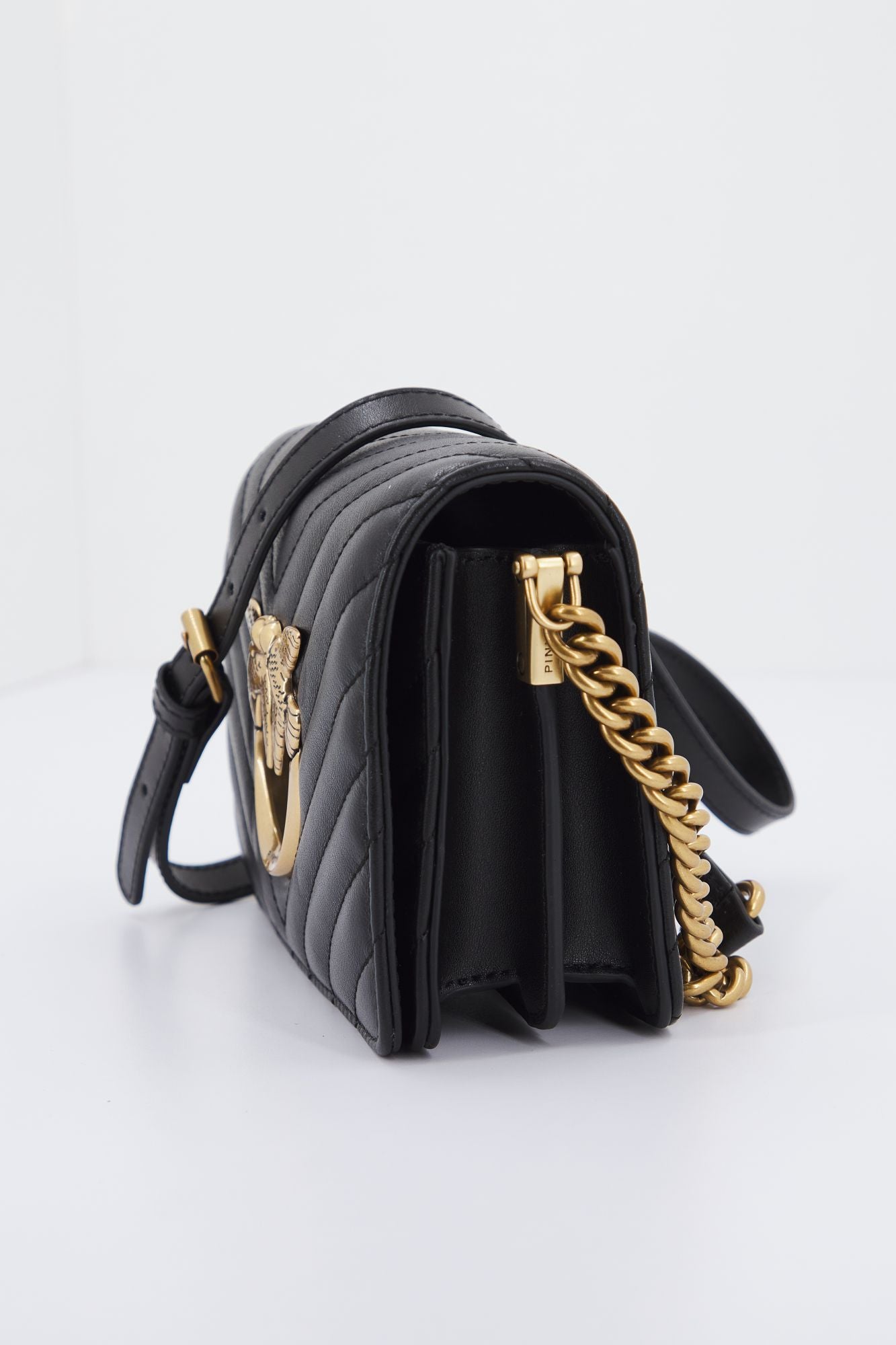 PINKO  LOVE CLICK MINI CHEVRO en color NEGRO (2)