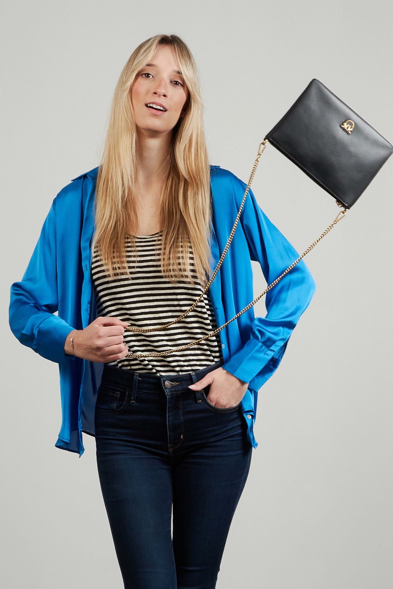 PINKO CLASSIC FLAT LOVE BAG SIMPLY en color NEGRO (4)