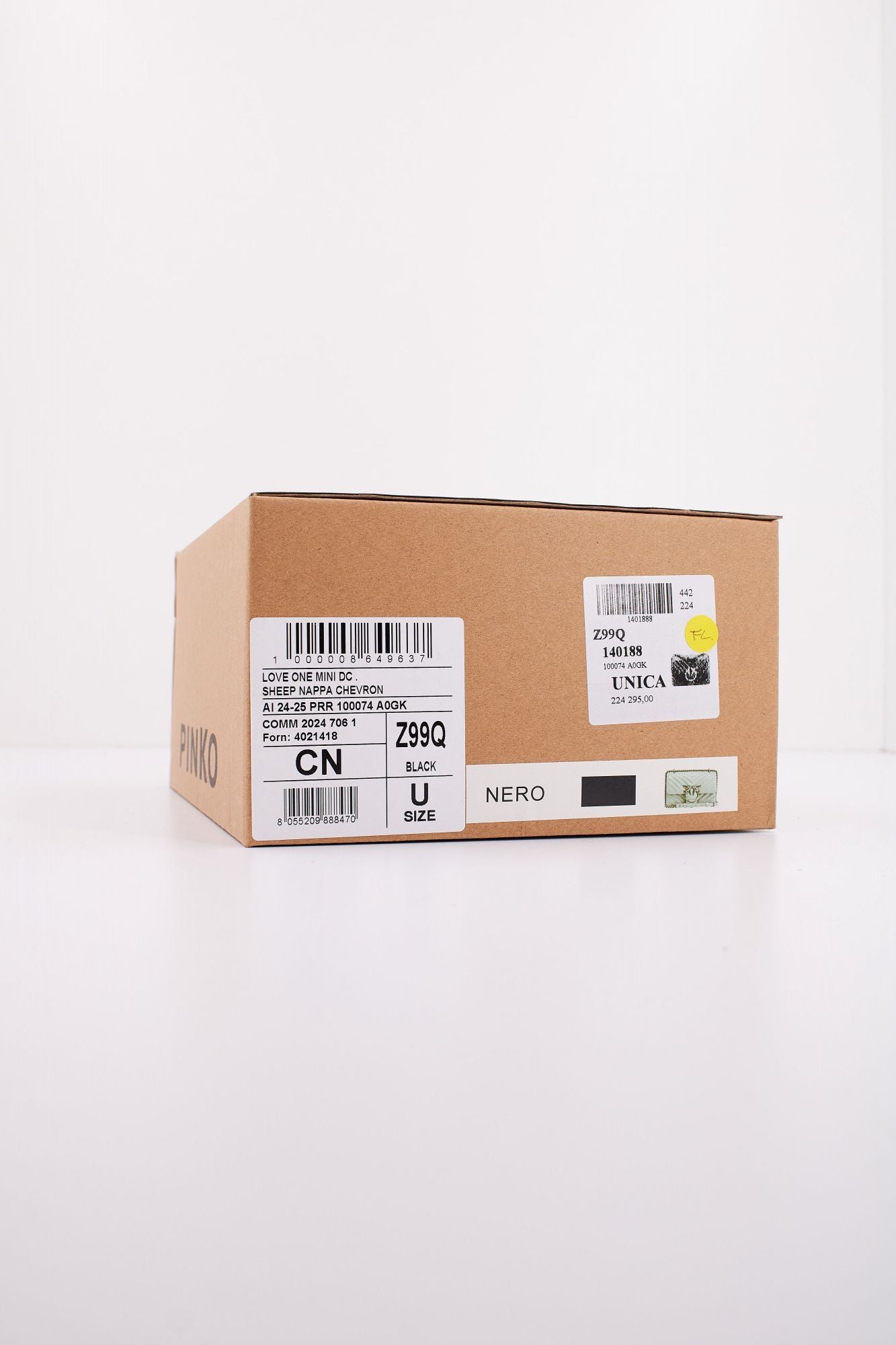 PINKO LOVE ONE MINI DC SHEEP en color NEGRO (5)