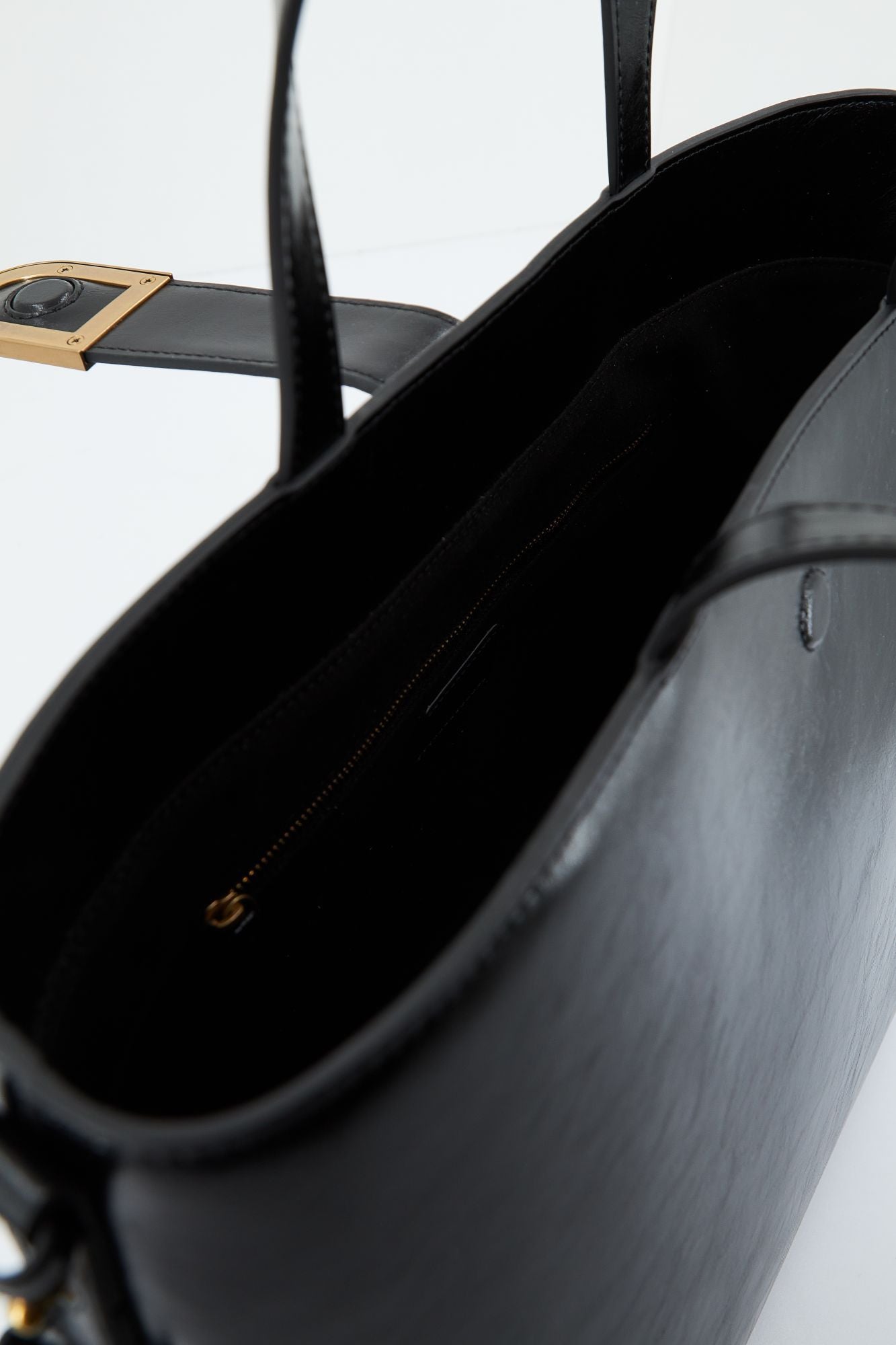 PINKO BRIOCHE SHOPPER VITELLO en color NEGRO (4)