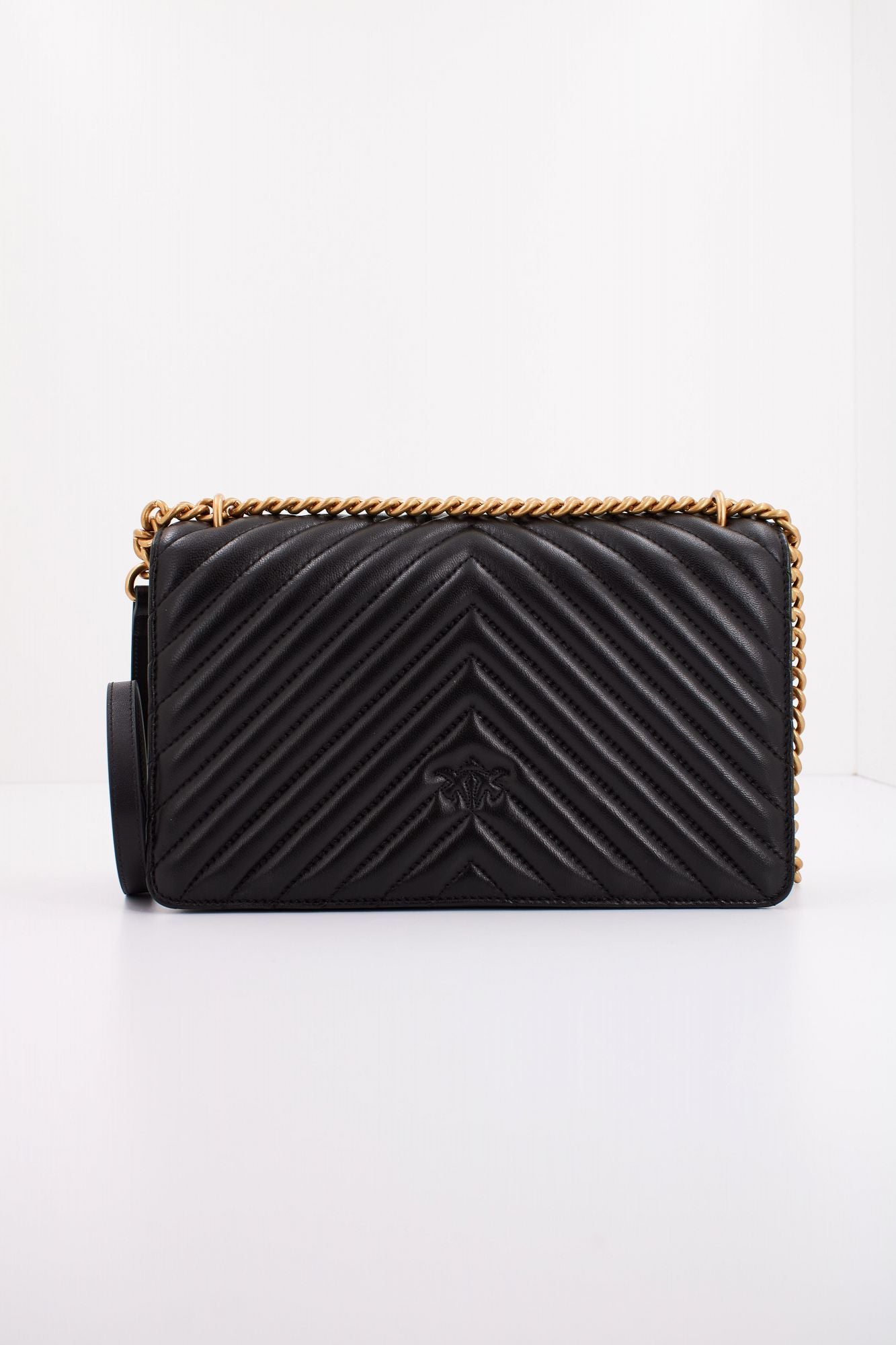 PINKO LOVE ONE CLASSIC DC SHEEP en color NEGRO (3)