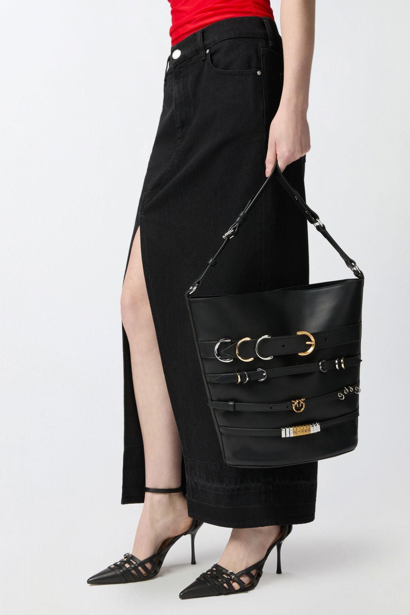 PINKO  BELTS BUCKET VITE en color NEGRO (4)